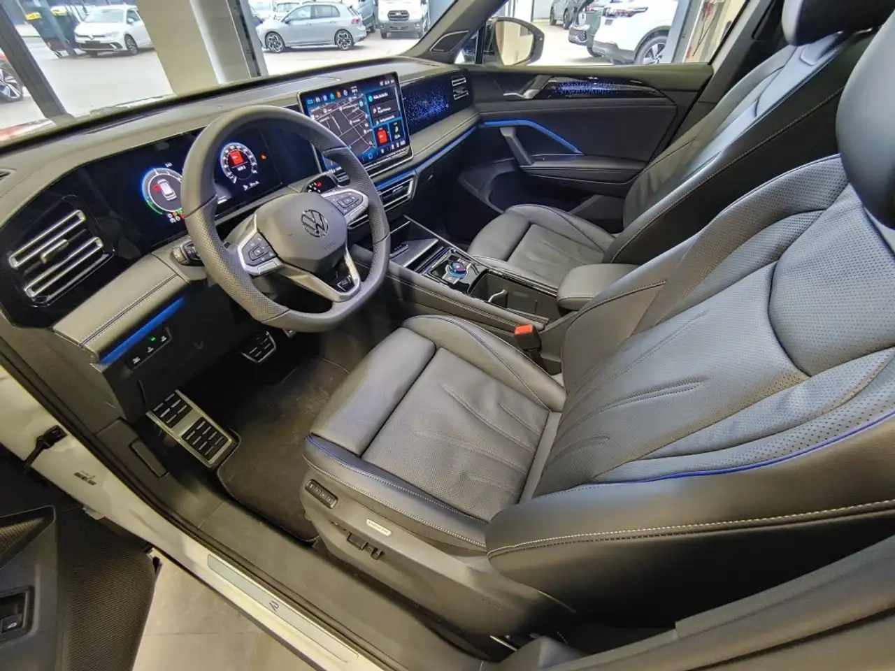 Volkswagen Tiguan 1.5 TSI e-HYBRID 272 PK R-LINE PANO-DAK/CAMERA/TRE 11