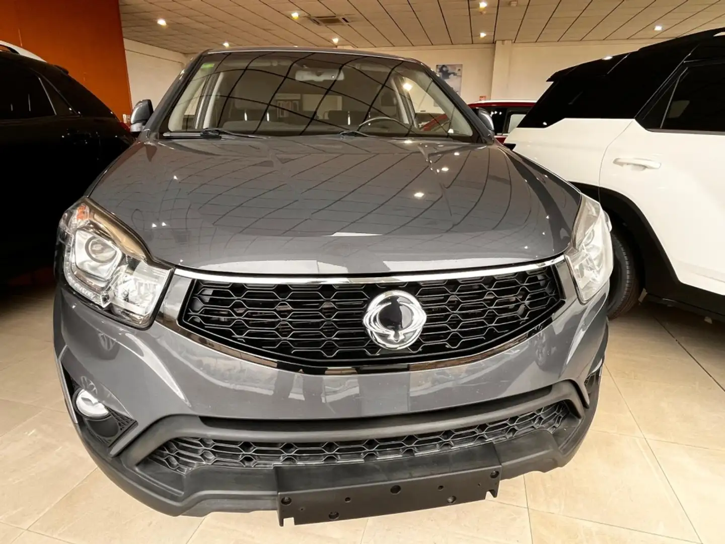 SsangYong Korando D22T Premium 4x2 Gris - 1