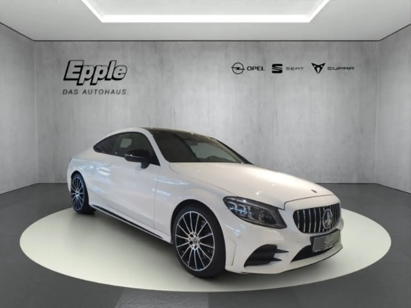 Mercedes-Benz C 300 AMG-Line Sport /Komfort /Parkpaket Panodach Navi Biały - 1