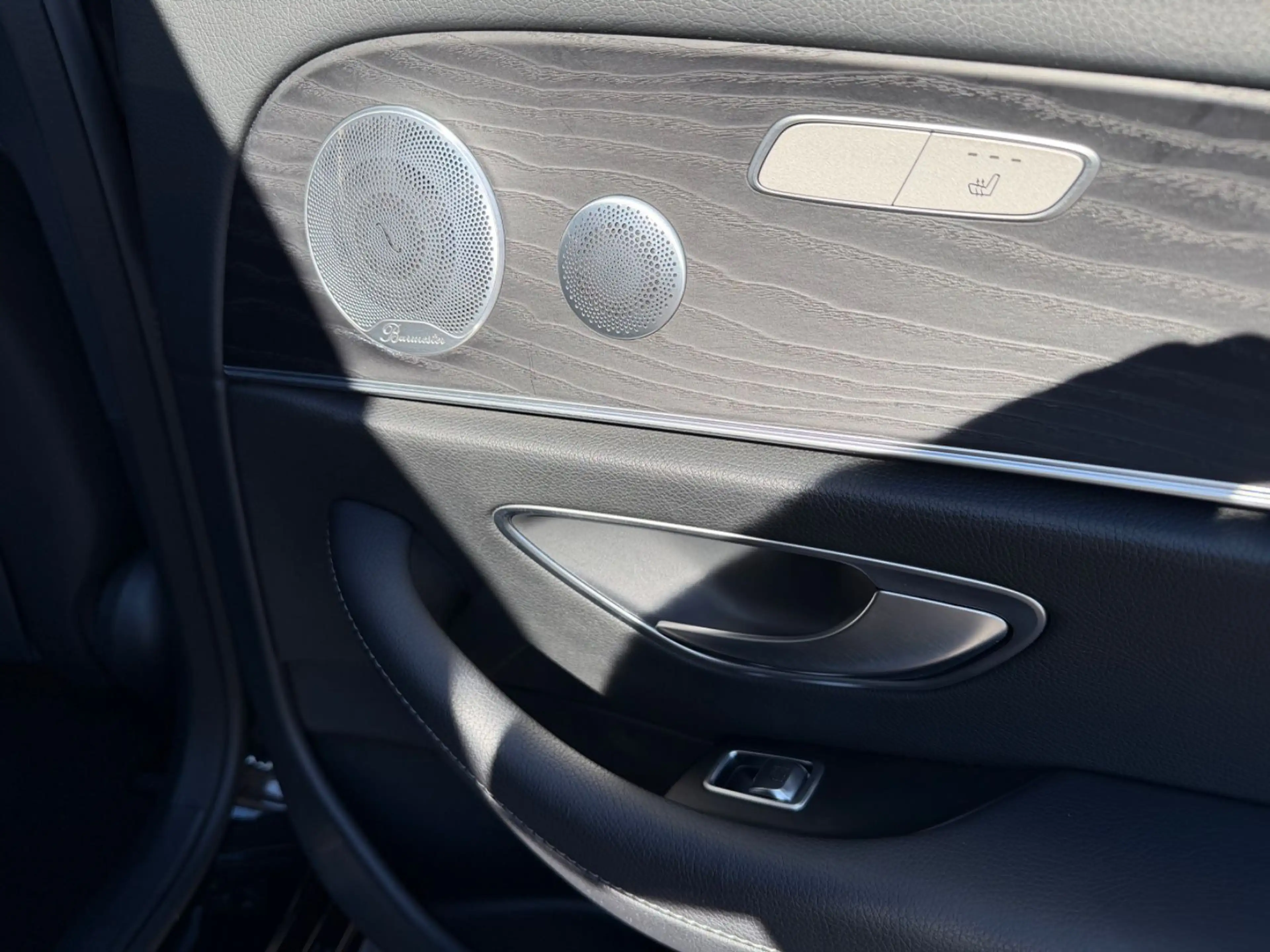 Mercedes-Benz E 300 de T-Modell LED Navi Kamera Keyless Headup — photo 15