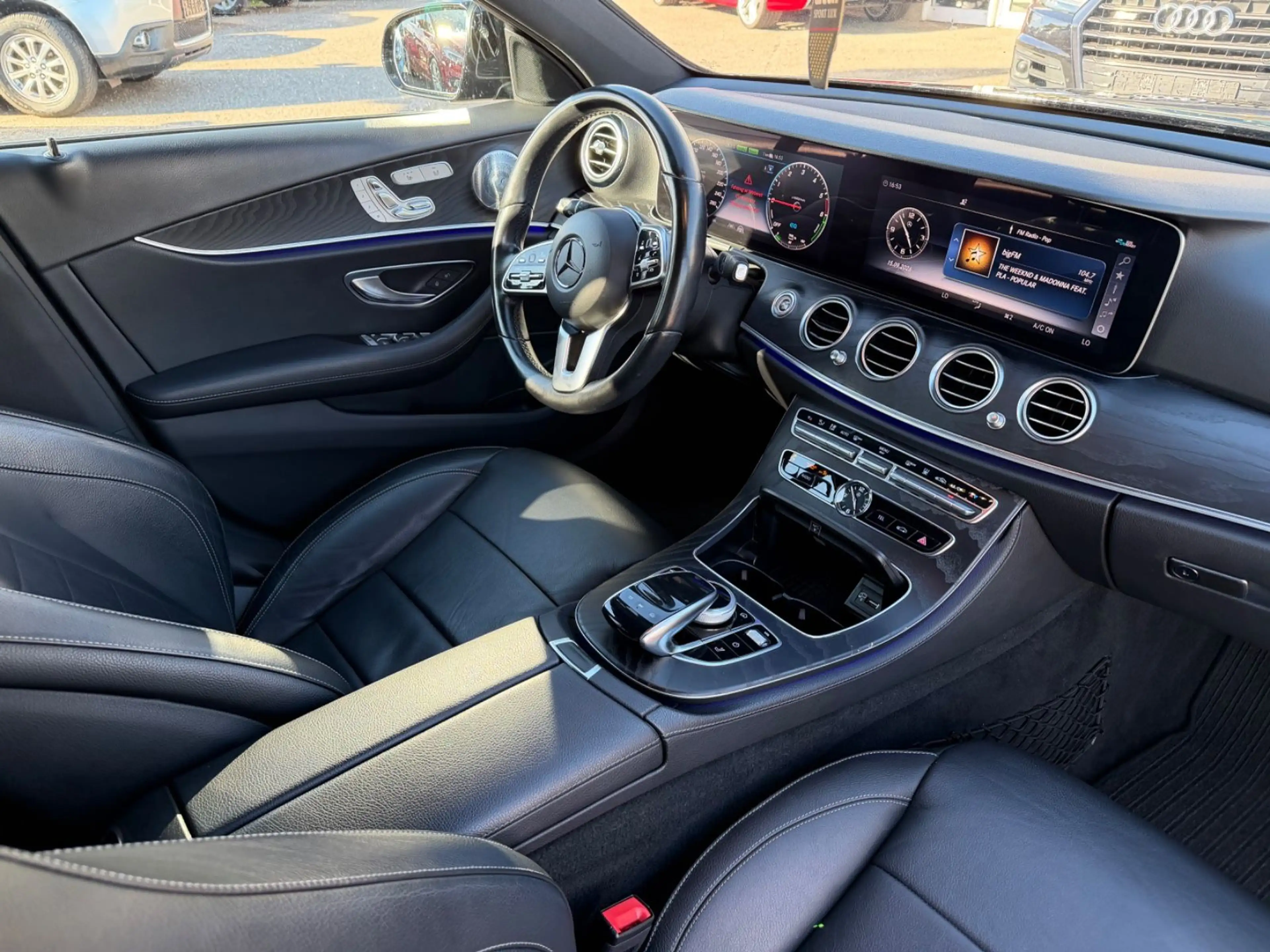 Mercedes-Benz E 300 de T-Modell LED Navi Kamera Keyless Headup — photo 8