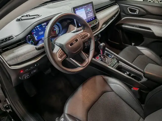 Jeep Compass view 4