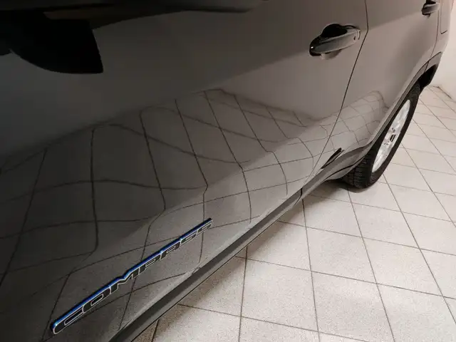 Jeep Compass view 10