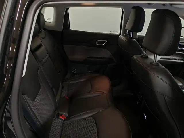 Jeep Compass view 5