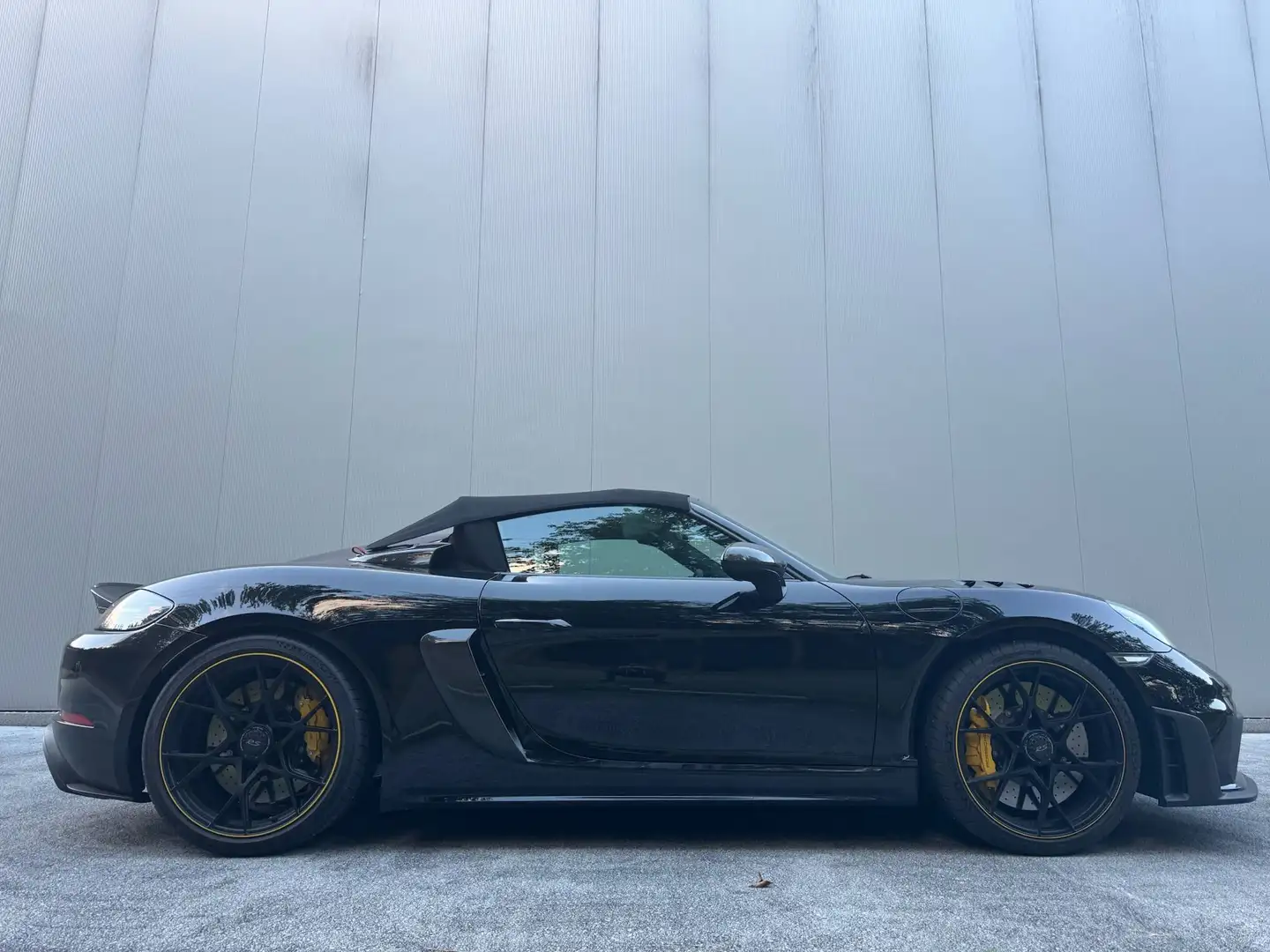 Porsche 718 Spyder Porsche 718 Spyder RS | Weissach-Paket | PCCB | Lift | BOSE | Voll-PPF | 3.000 km | Neuwagenzustand Schwarz - 2
