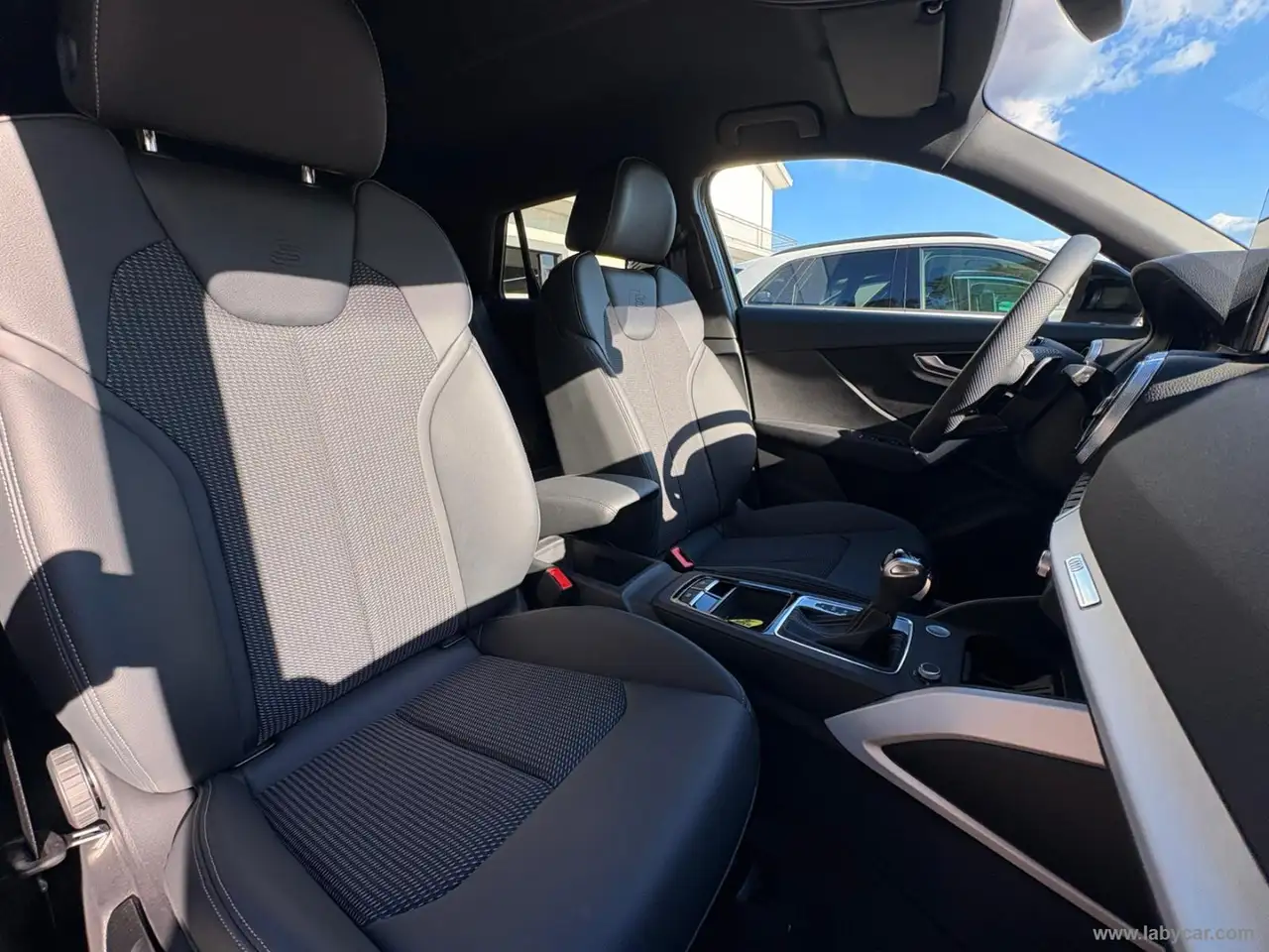 Audi Q2 35 TDI S tronic Identity Black, миниатюра 11