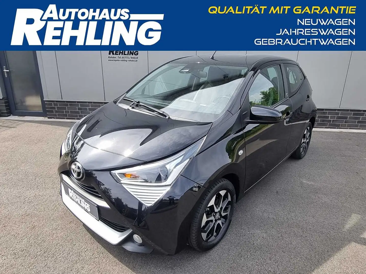 Toyota Aygo 5-Türer x-play Team Deutschland Schwarz - 1