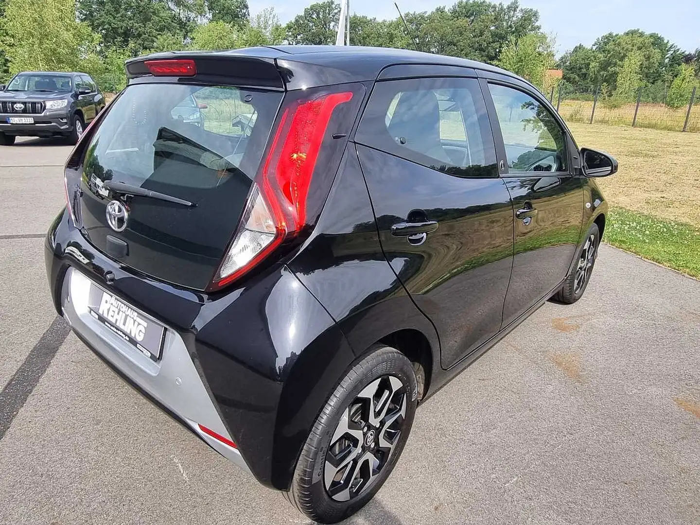 Toyota Aygo 5-Türer x-play Team Deutschland Schwarz - 2