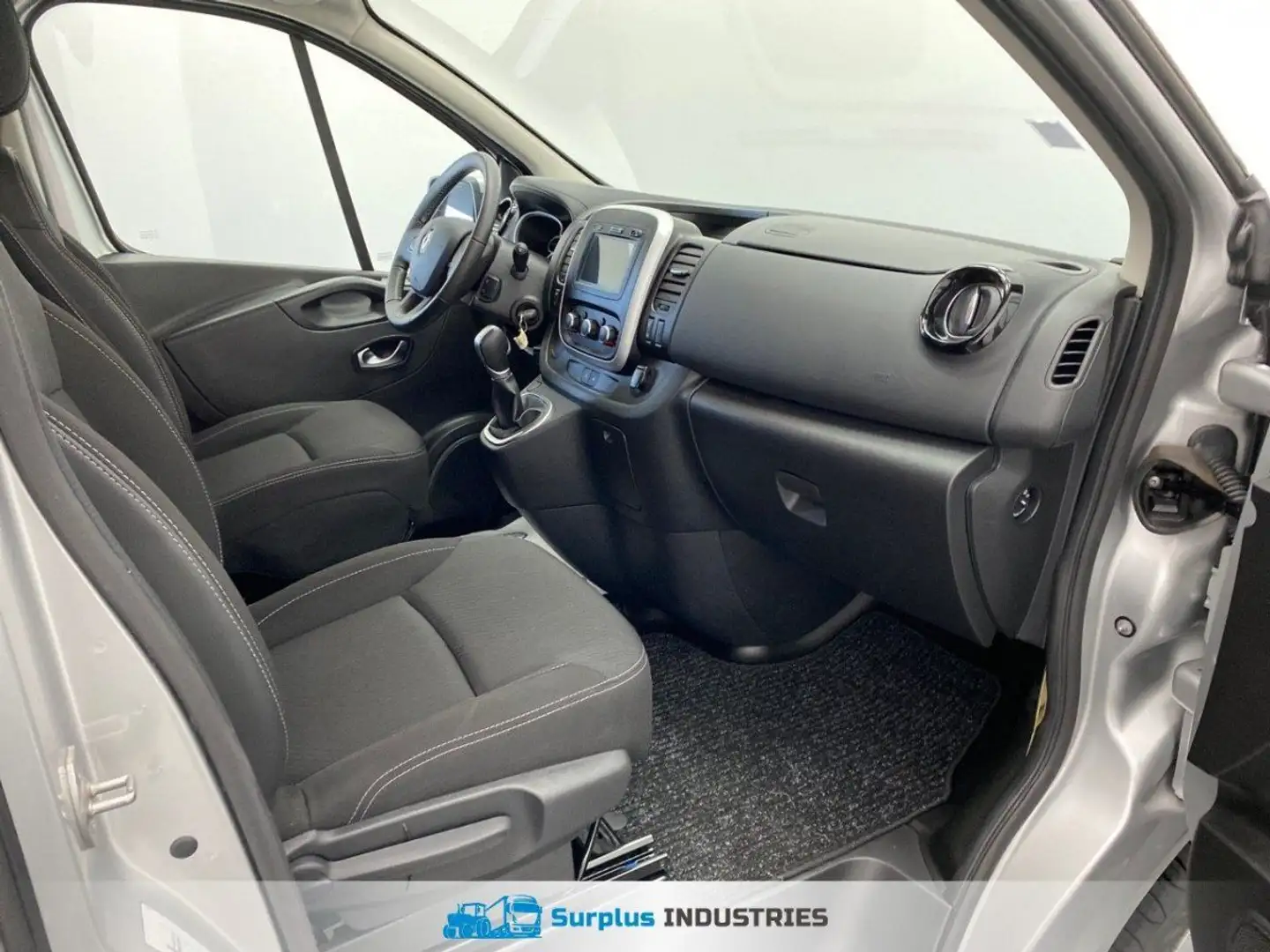 Renault Trafic (3) FG GCF L1H1 1000 Energy dCi 170 BVA Сірий - 2
