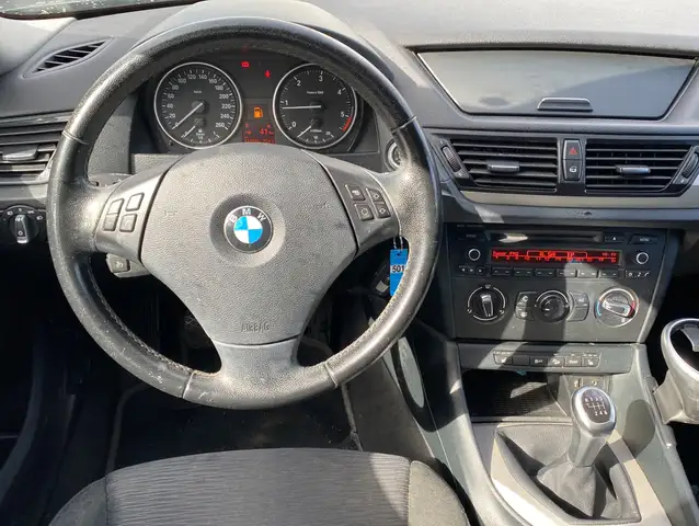BMW X1 view 5