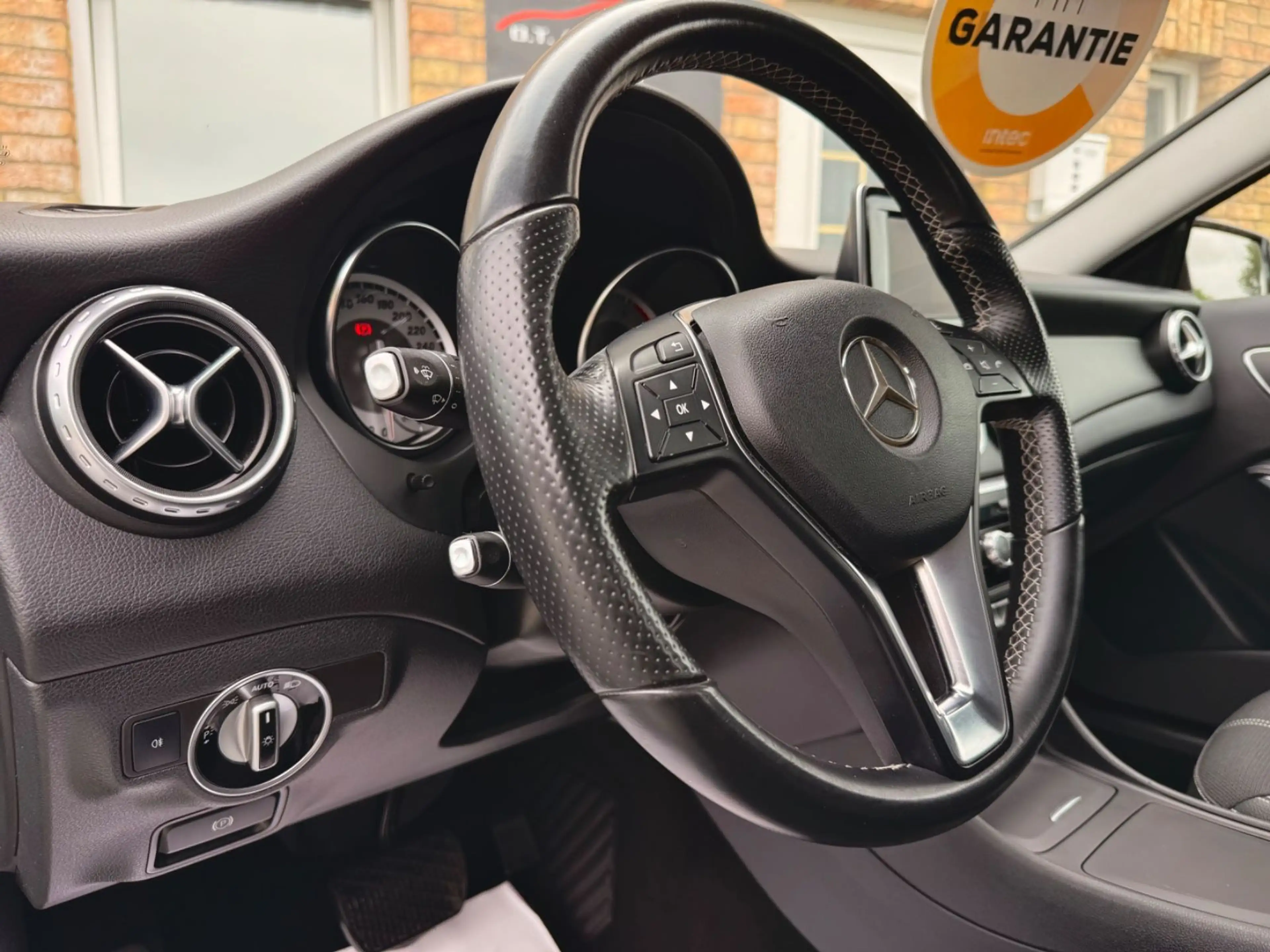 Mercedes-Benz GLA 200 7G-DCT Sport |Xenon|Kamera|Leder|Memory — photo 14