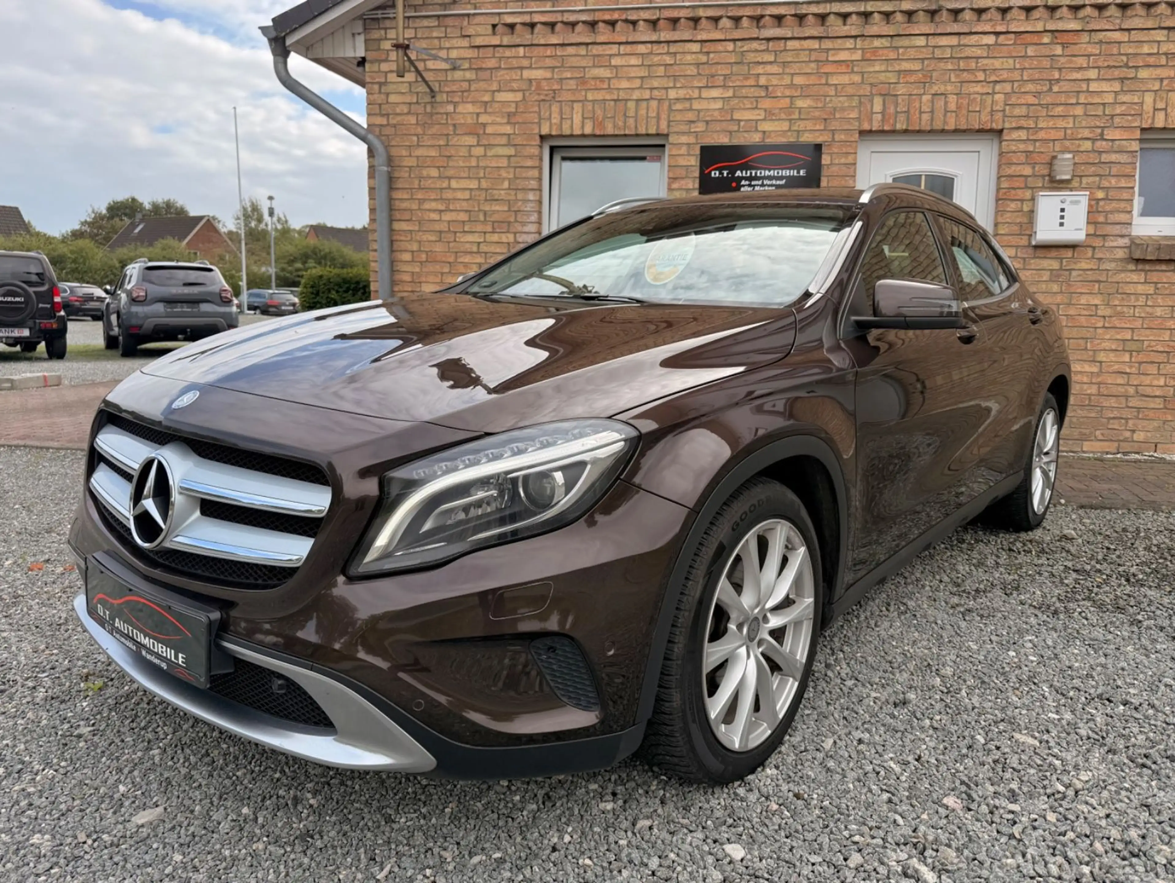 Mercedes-Benz GLA 200 7G-DCT Sport |Xenon|Kamera|Leder|Memory — photo 2
