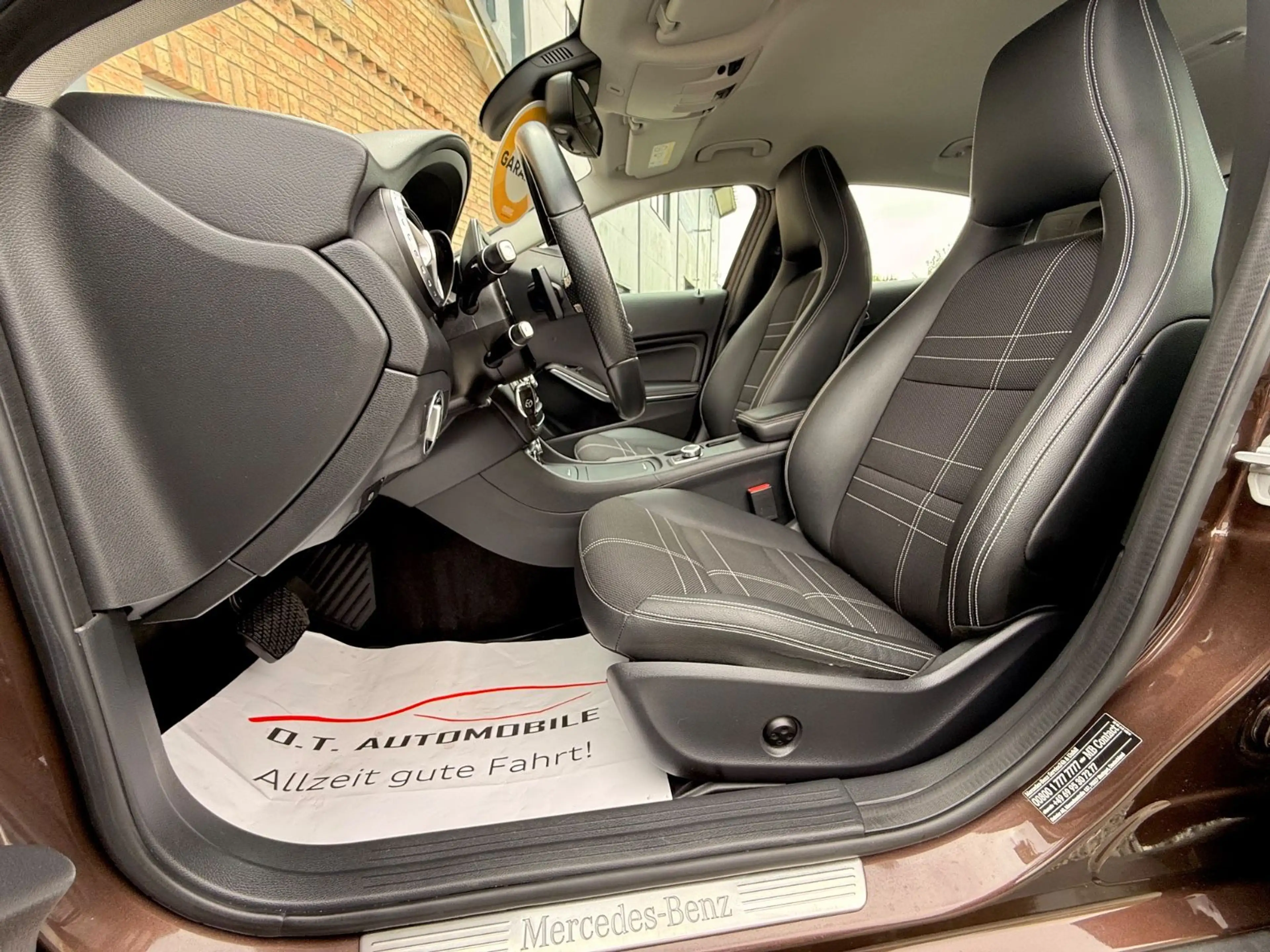 Mercedes-Benz GLA 200 7G-DCT Sport |Xenon|Kamera|Leder|Memory — photo 12