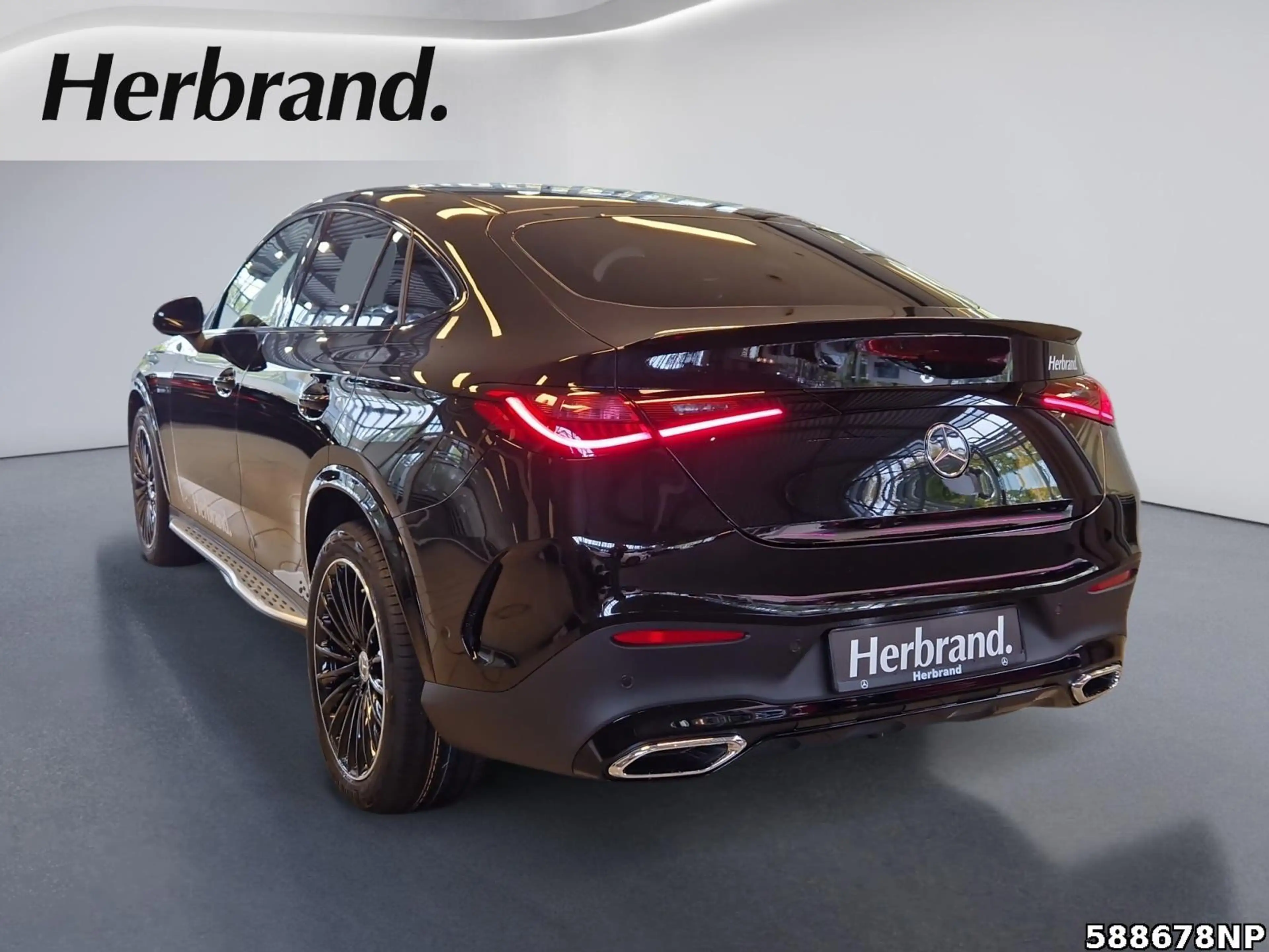 Mercedes-Benz GLC 220 d 4MATIC Coupé AMG+DIGITAL+BURMESTER+AHK — photo 4