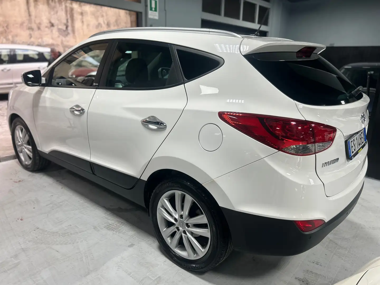 Hyundai iX35 ix35 1.7 crdi Xpossible 115cv 2wd Blanc - 2