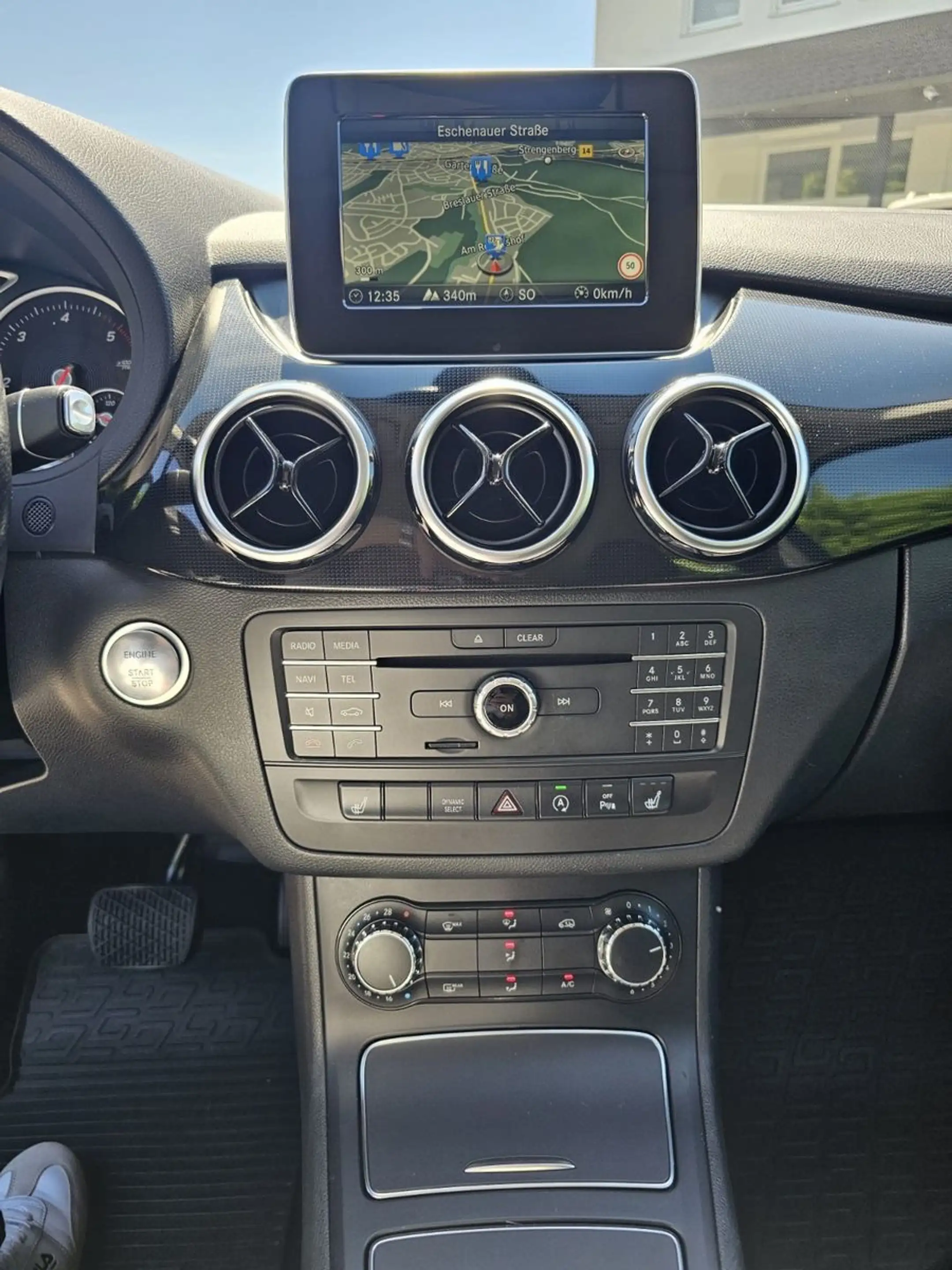 Mercedes-Benz B 220 d DCT — photo 12