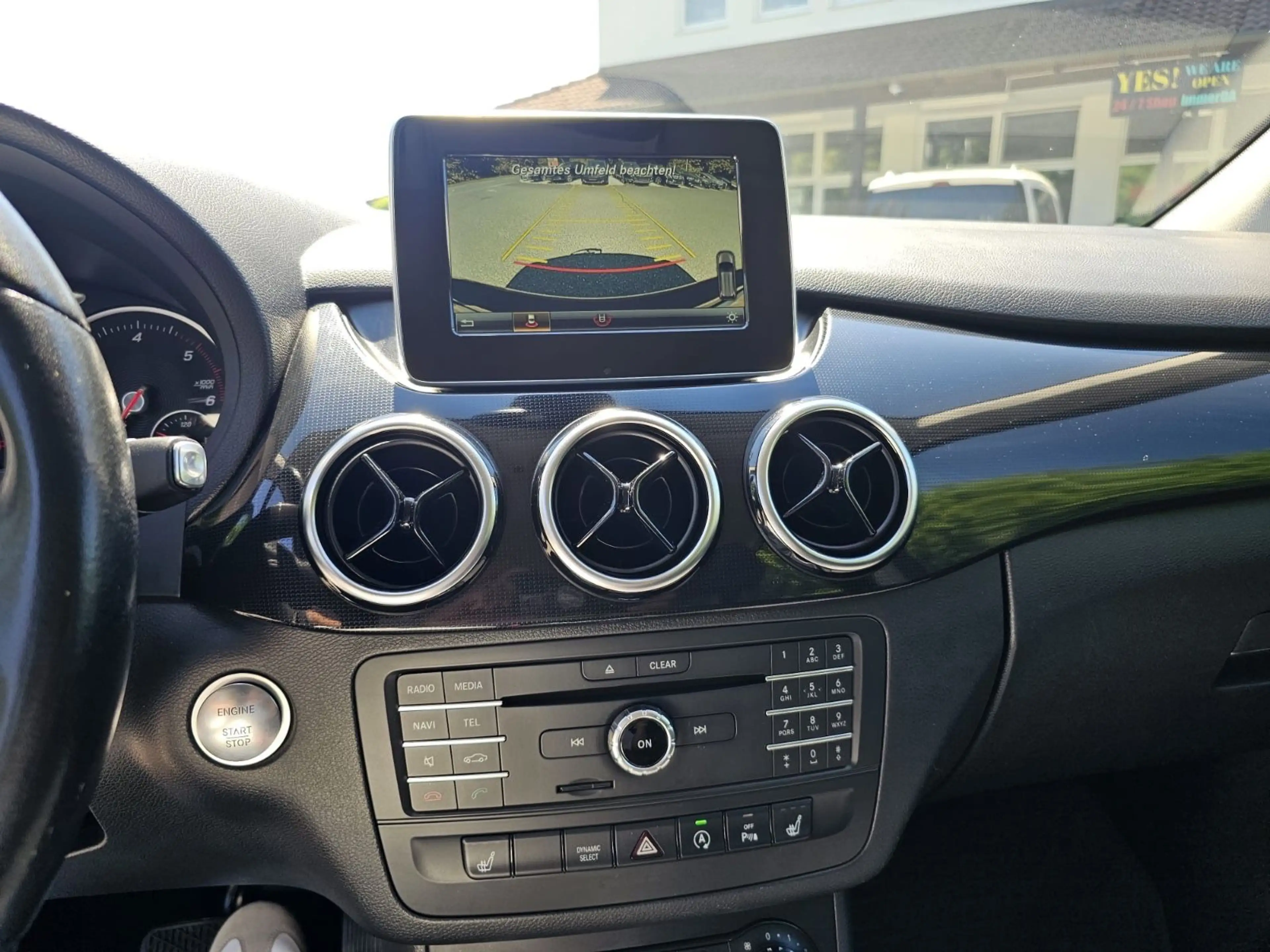 Mercedes-Benz B 220 d DCT — photo 13