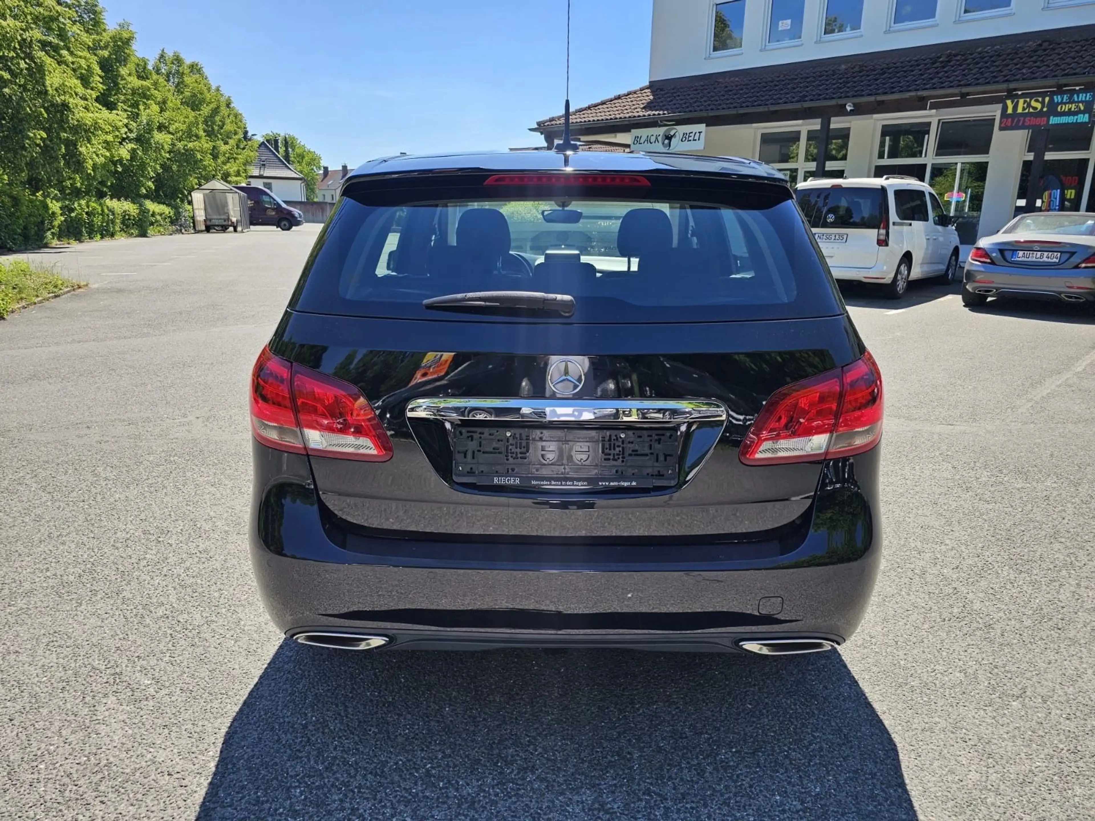 Mercedes-Benz B 220 d DCT — photo 5