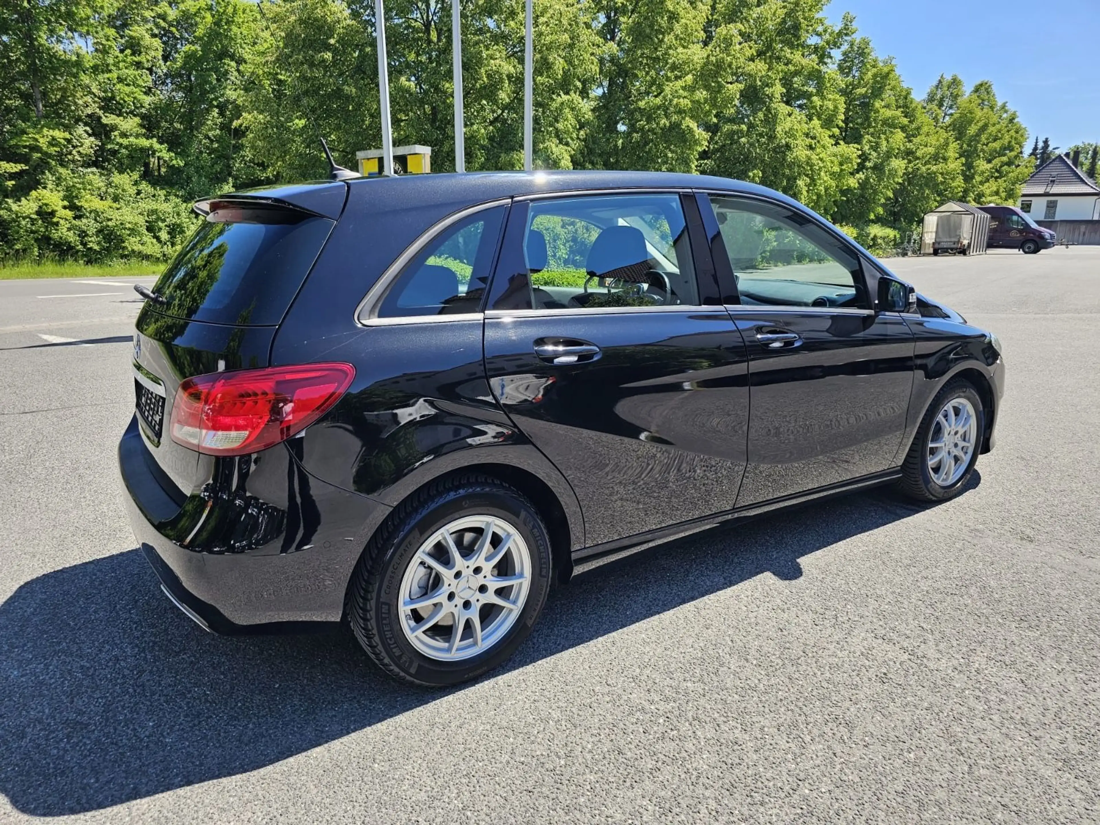 Mercedes-Benz B 220 d DCT — photo 6