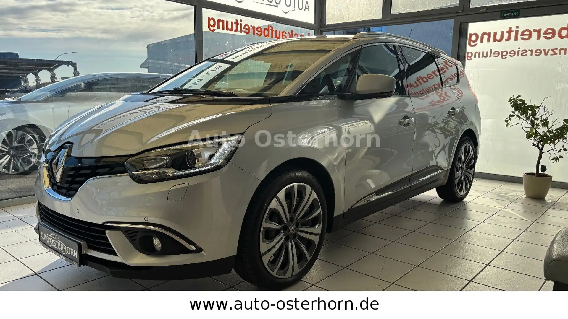 Renault Grand Scenic BLUE dCi 120 Business Edition Grau - 1