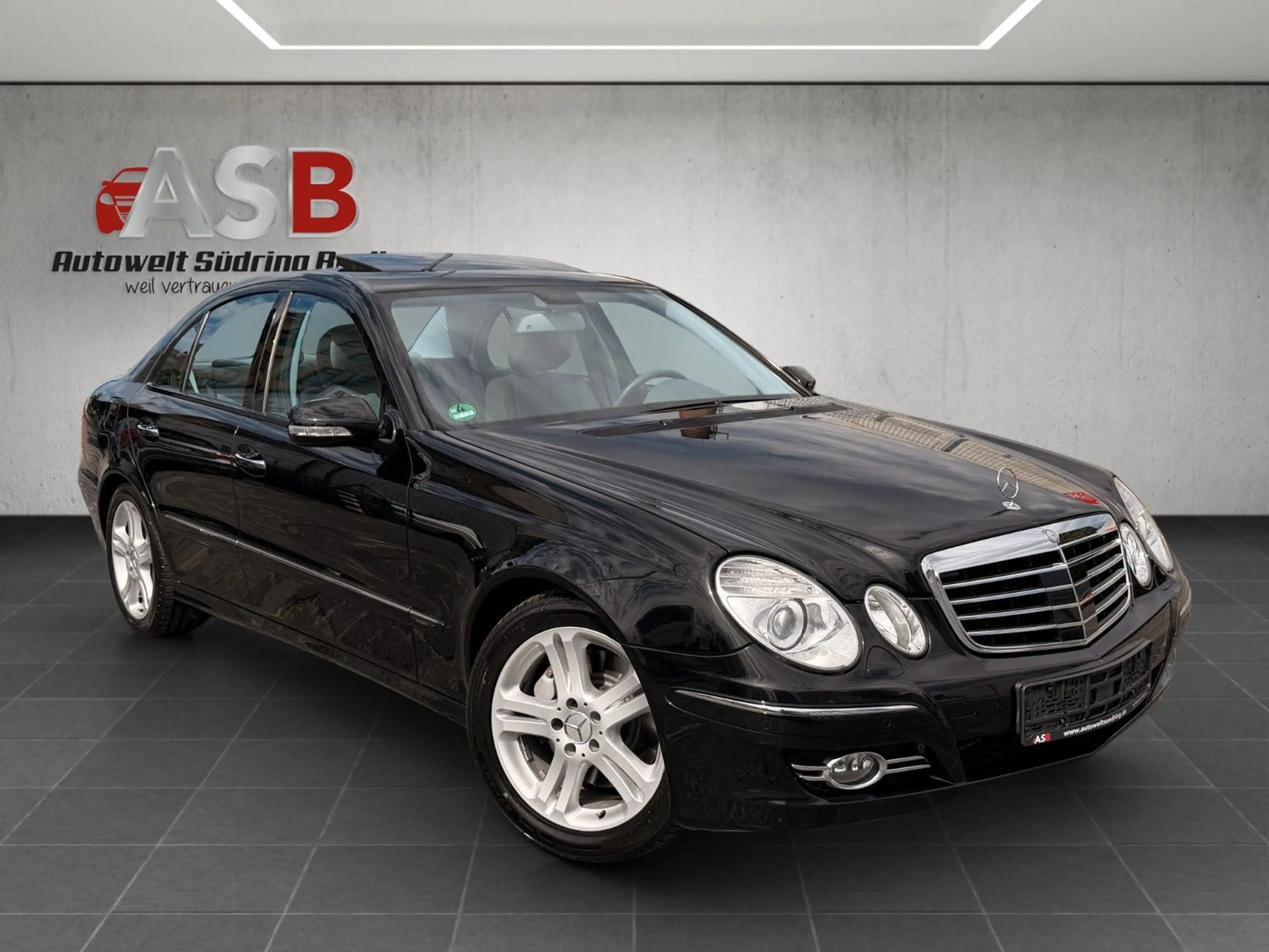 Mercedes-Benz E 350 Limousine W211 Avantgarde COMAND*Distronic — photo 3