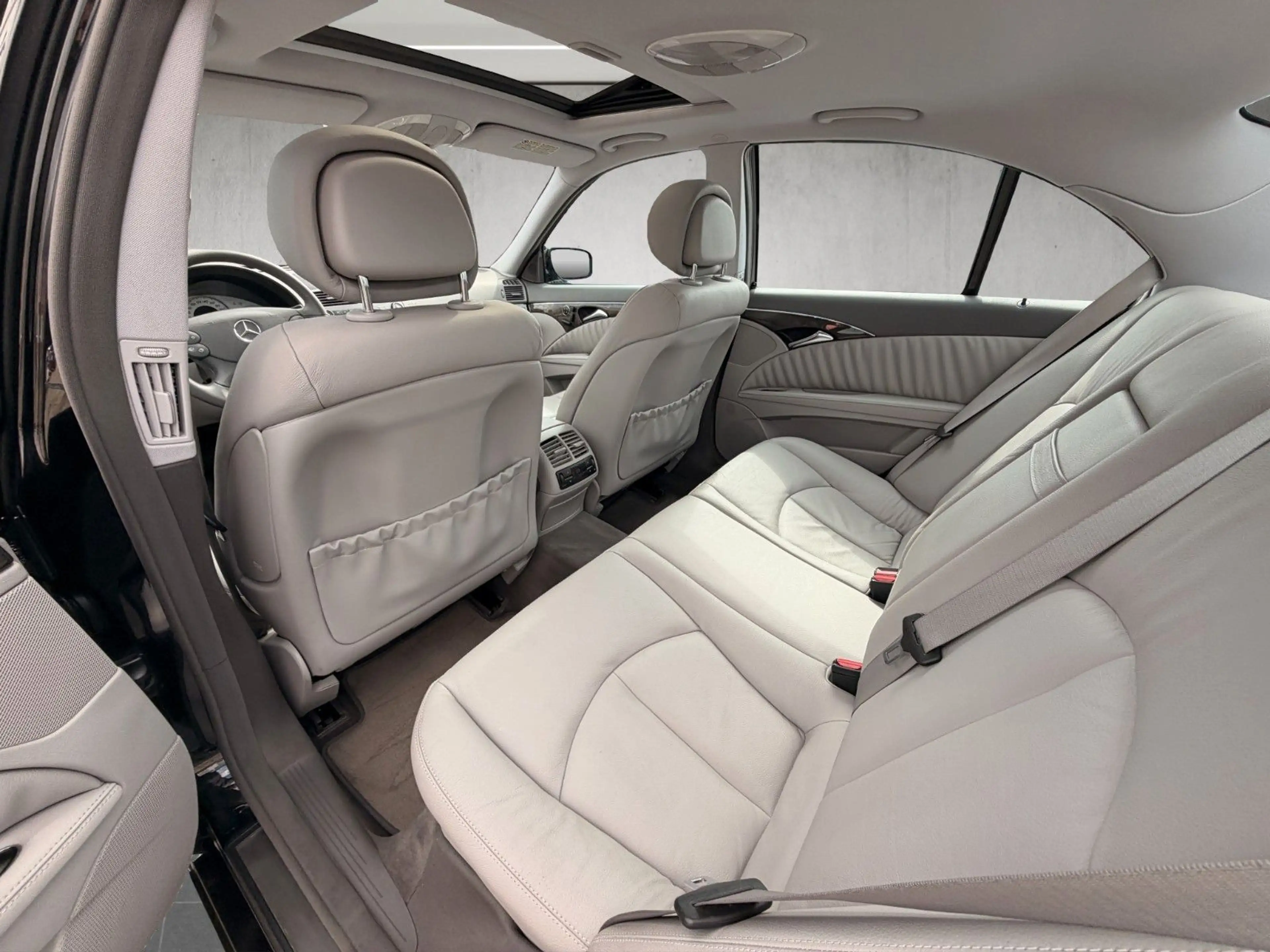 Mercedes-Benz E 350 Limousine W211 Avantgarde COMAND*Distronic — photo 8