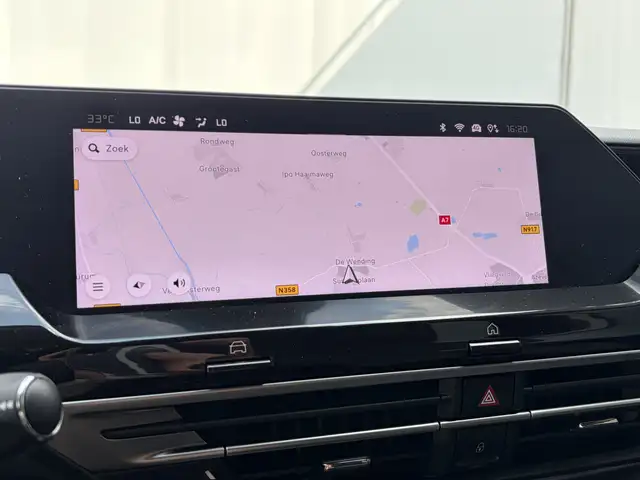 Citroen C5 X view 8