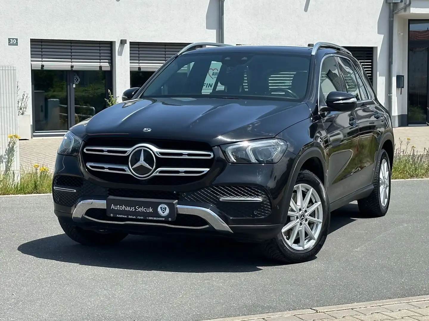 Mercedes-Benz GLE 350 d 4Matic *360°*LED*Leder*Pano*SHZ*Navi*AHK* Schwarz - 1
