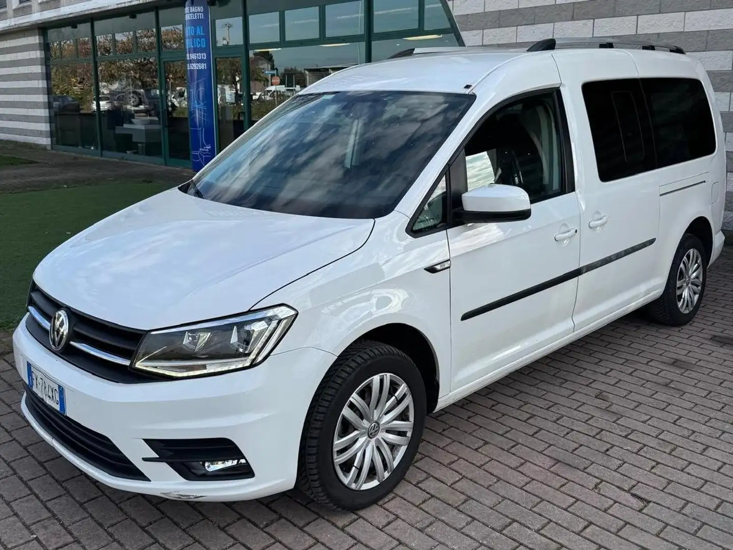Volkswagen Caddy 2.0 TDI 102cv dsg Highline Maxi Blanc - 2