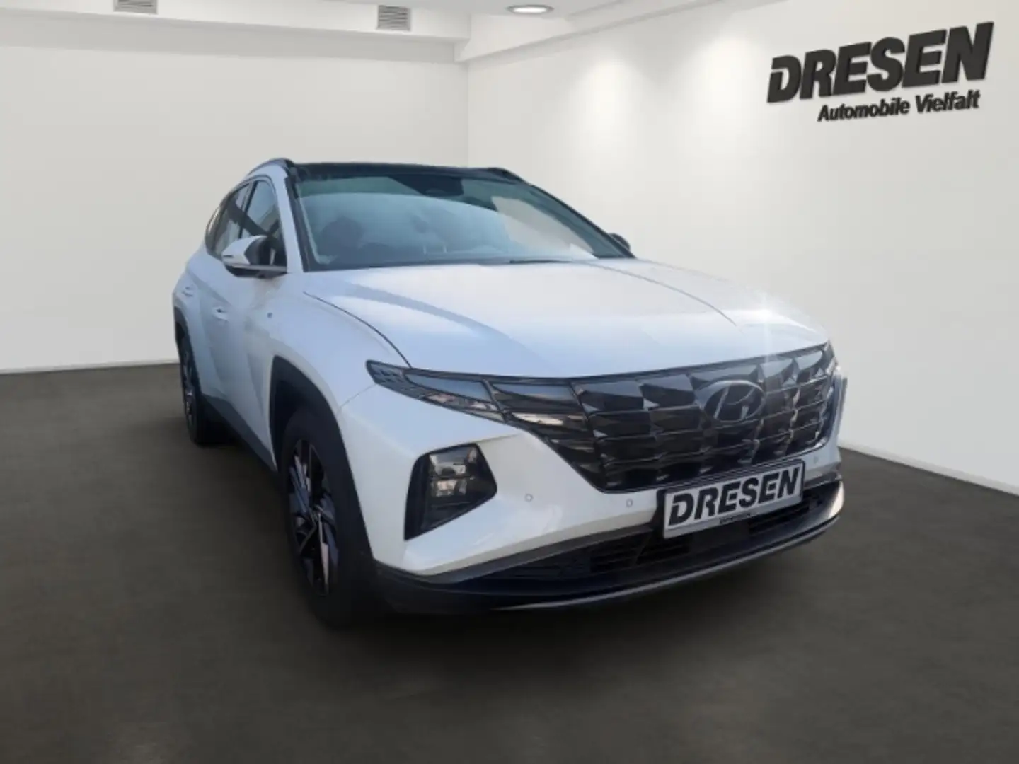 Hyundai TUCSON Mild-Hybrid1.6 Allrad+Panoramadach+DAB+Anhängerkup Weiß - 2