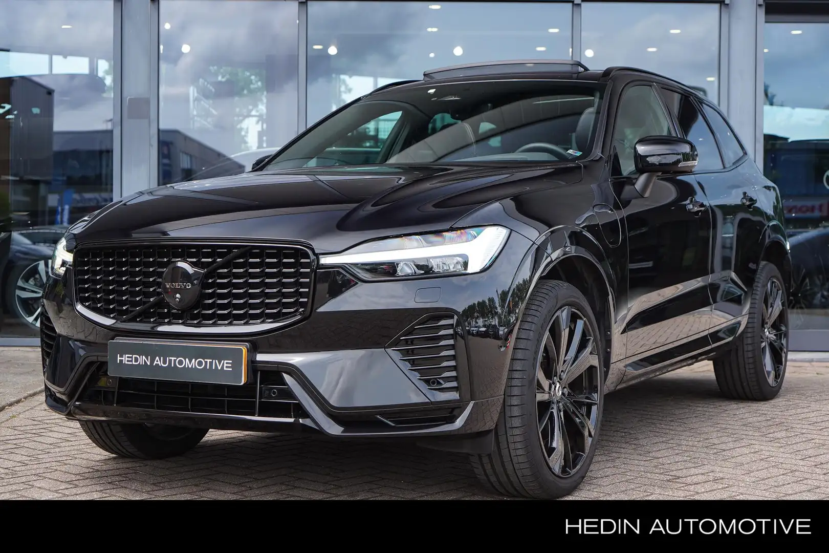 Volvo XC60 2.0 T8 Plug-in hybrid AWD Ultimate Black Edition | Zwart - 1
