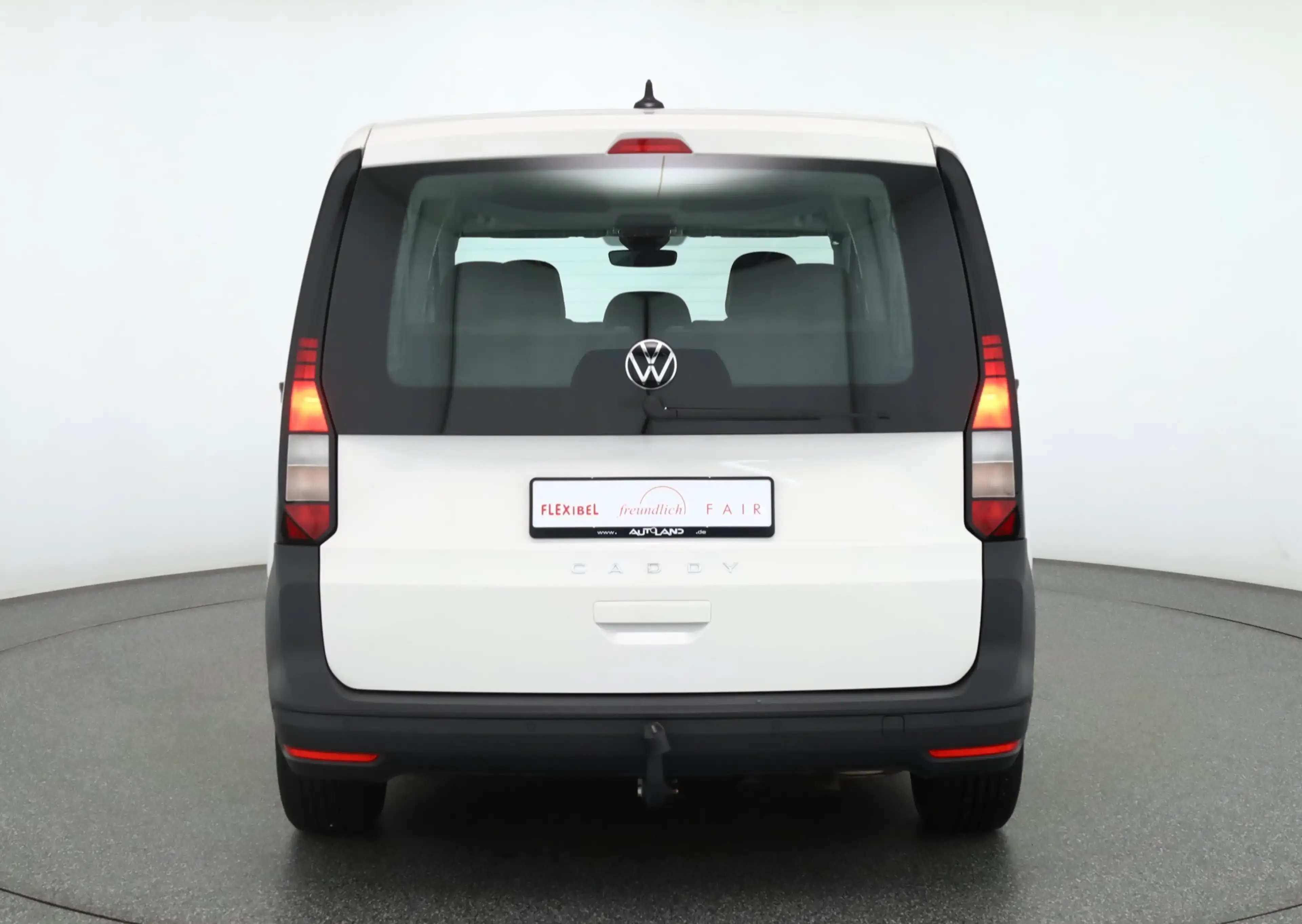 Volkswagen Caddy 1.5 TSI 7-Sitzer Tempomat AHK PDC — photo 4