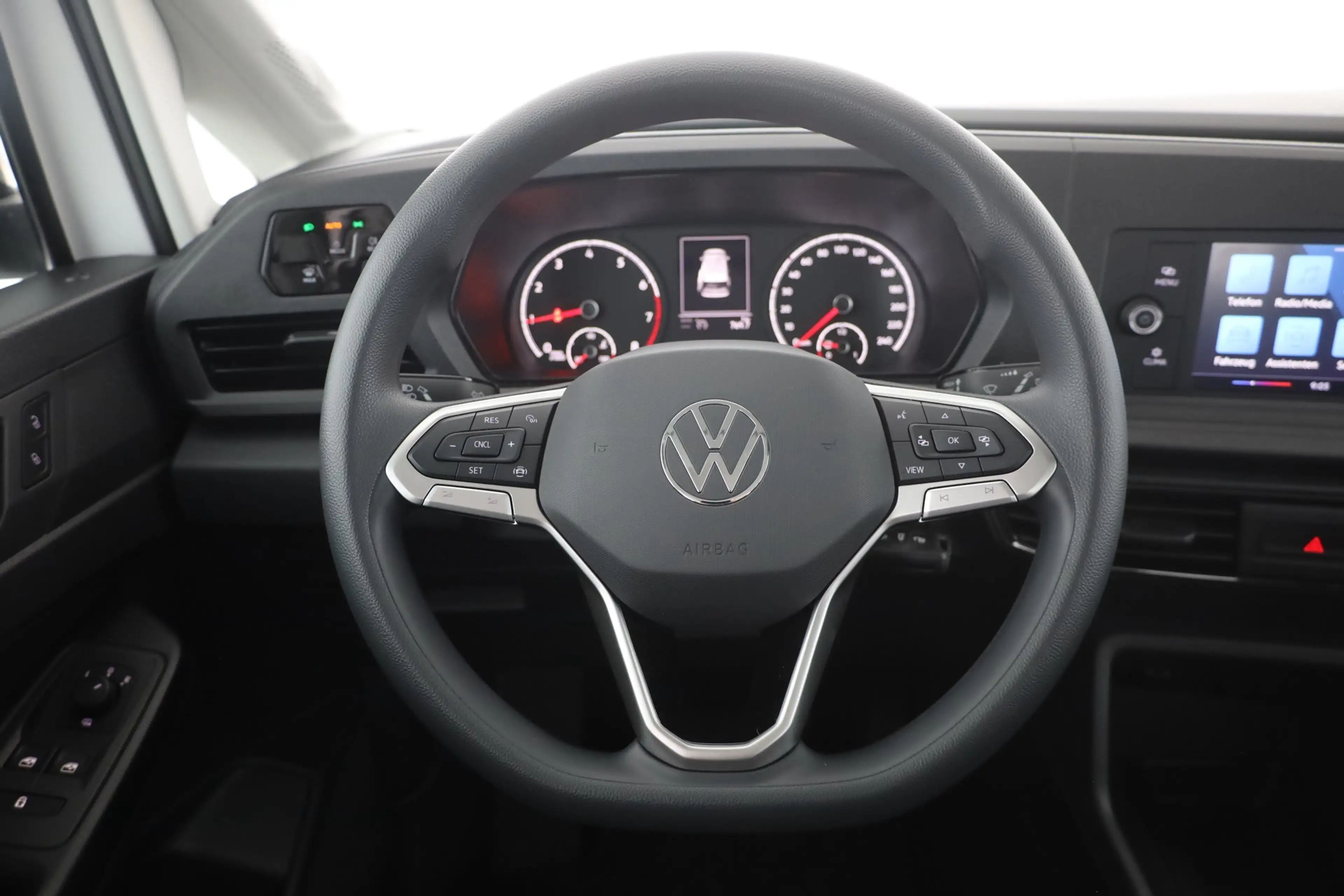 Volkswagen Caddy 1.5 TSI 7-Sitzer Tempomat AHK PDC — photo 10
