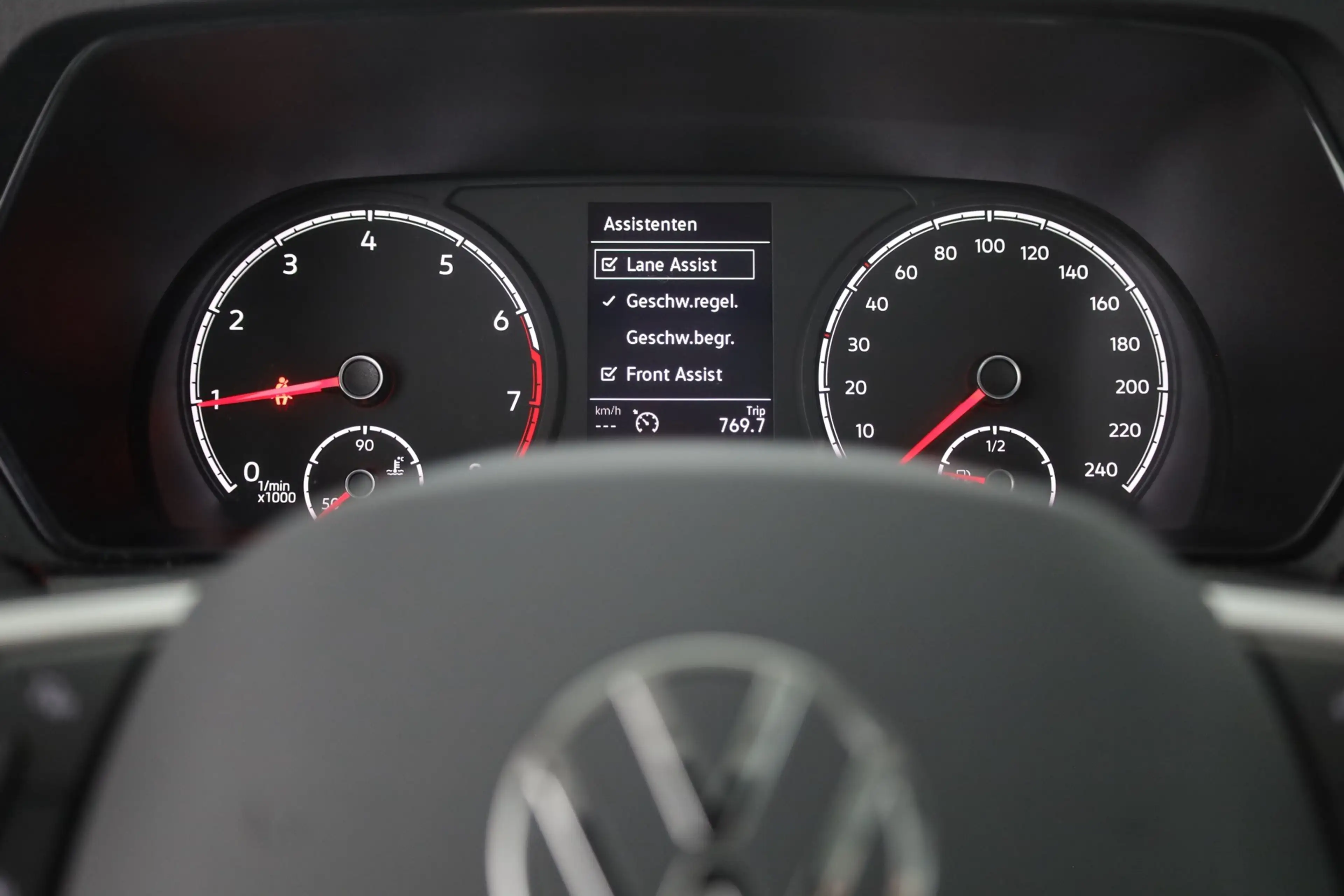Volkswagen Caddy 1.5 TSI 7-Sitzer Tempomat AHK PDC — photo 11