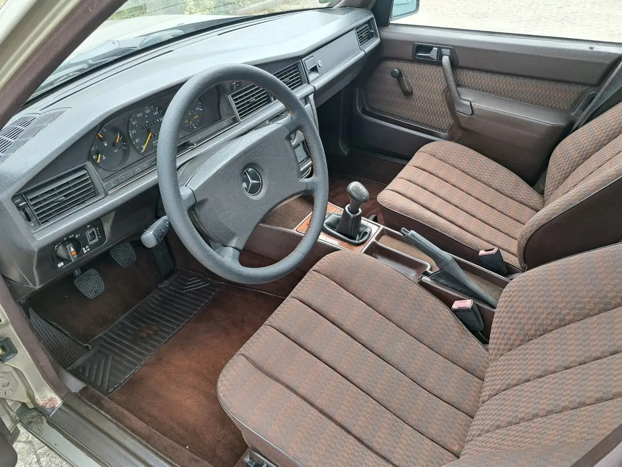 Mercedes-Benz 190 2.5 Diesel Tüv Neu 5 Gang neue Reifen, foto 9