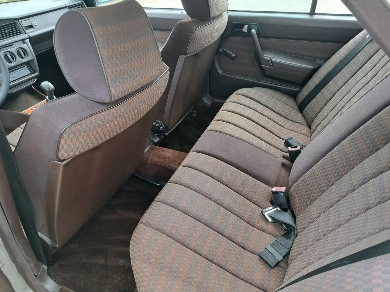 Mercedes-Benz 190 2.5 Diesel Tüv Neu 5 Gang neue Reifen, foto 10