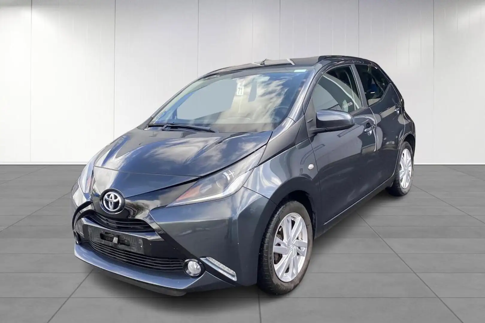 Toyota Aygo 1.0 VVT-i x-play Camera Cruise Gris - 1