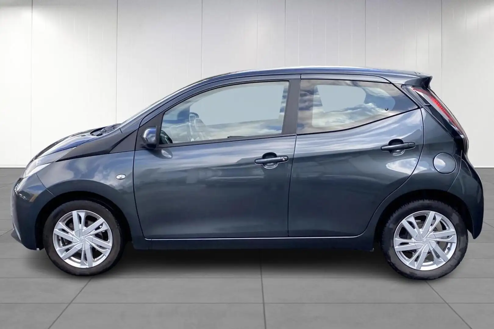 Toyota Aygo 1.0 VVT-i x-play Camera Cruise Gris - 2