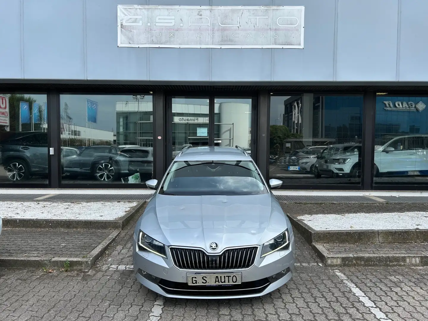 Skoda Superb Wagon 2.0 tdi 4x4 190cv dsg 7m GRANDINATA Silber - 2