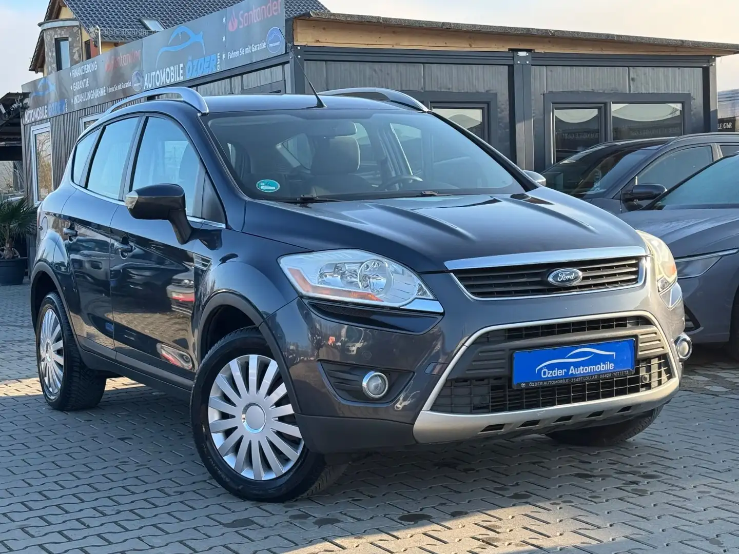 Ford Kuga 2.0 TDCi Trend+Finanzierung+ Grau - 1