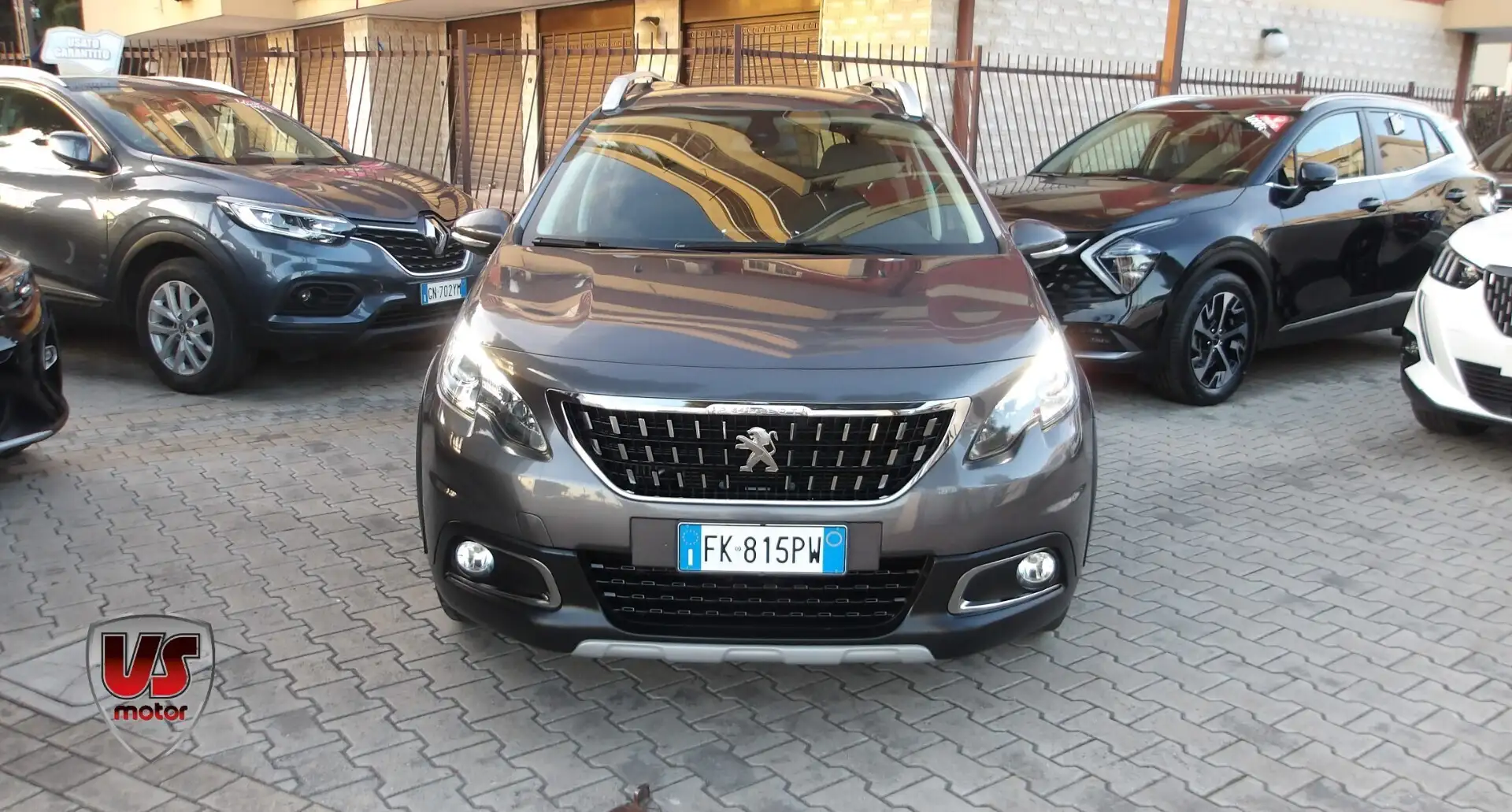 Peugeot 2008 BlueHDi 75 Active Gris - 2