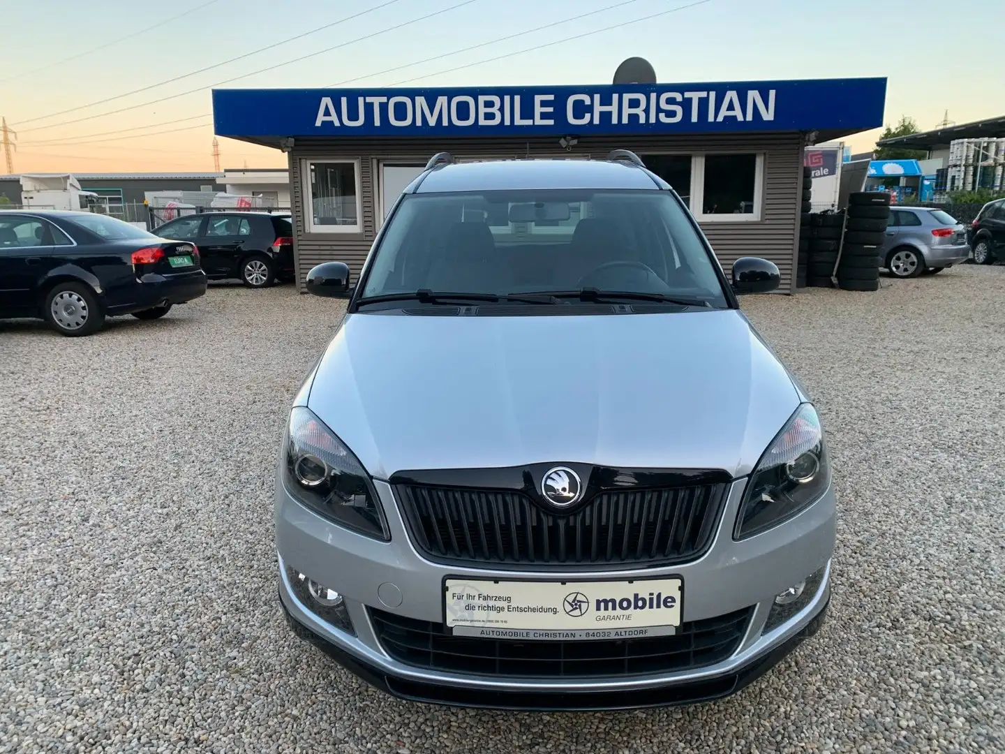 Skoda Roomster Noire Klimaautomatik Sitzheizung PDC Silber - 1