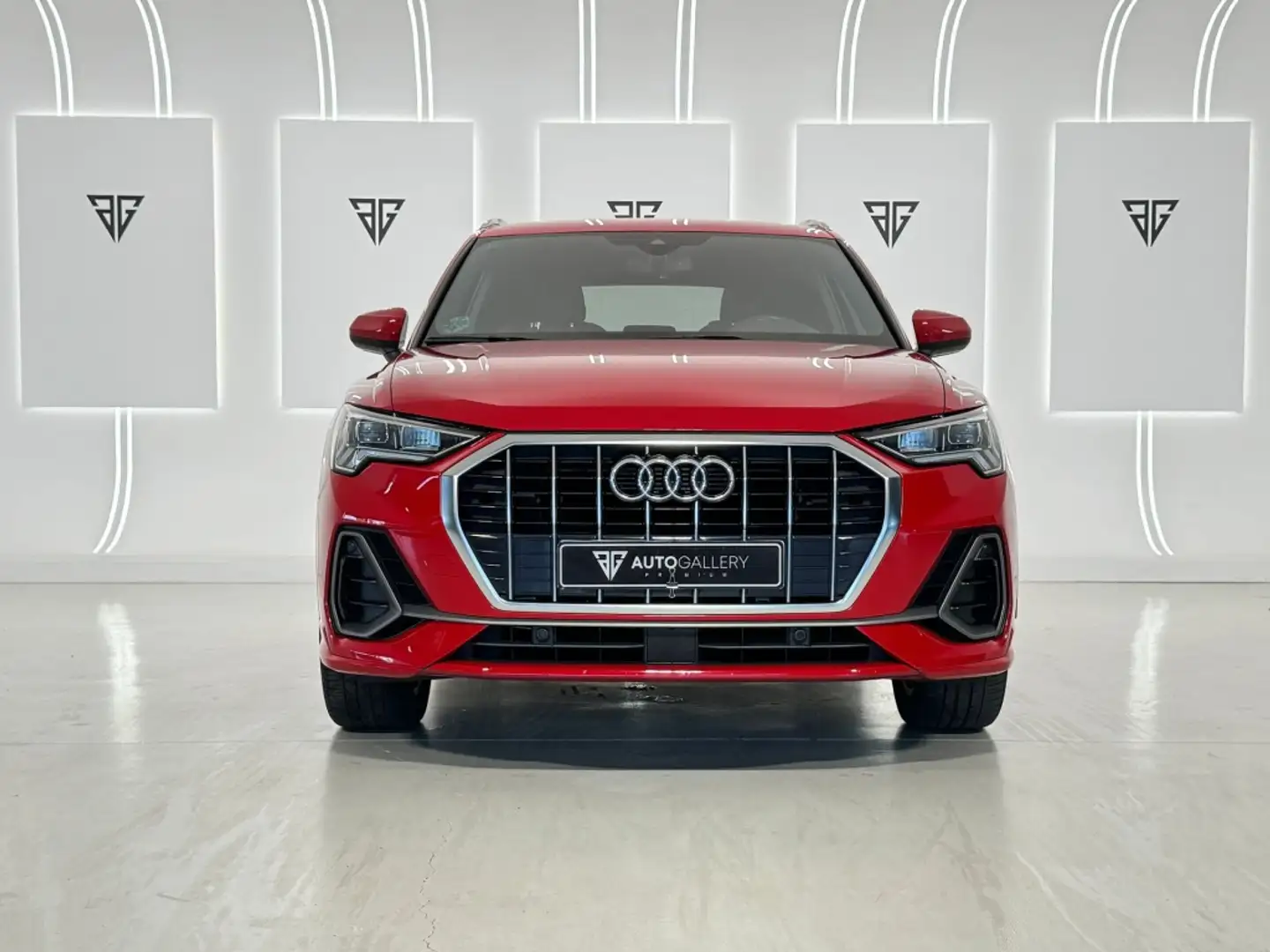 Audi Q3 35 TFSI Rojo - 2