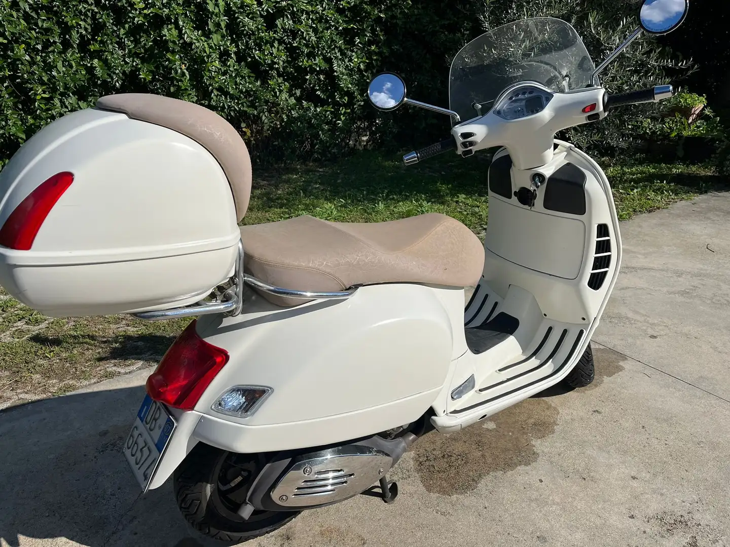 Vespa GTS 250 Blanc - 1