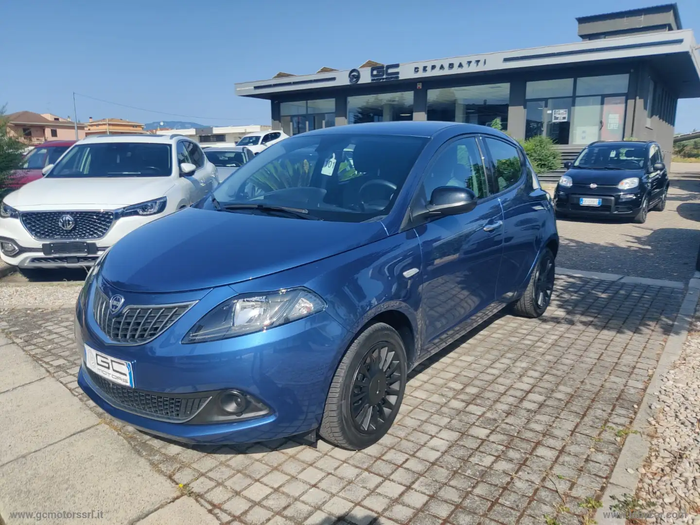 Lancia Ypsilon 1.0 FireFly 5pS&S HYBRID SILVER Blau - 1