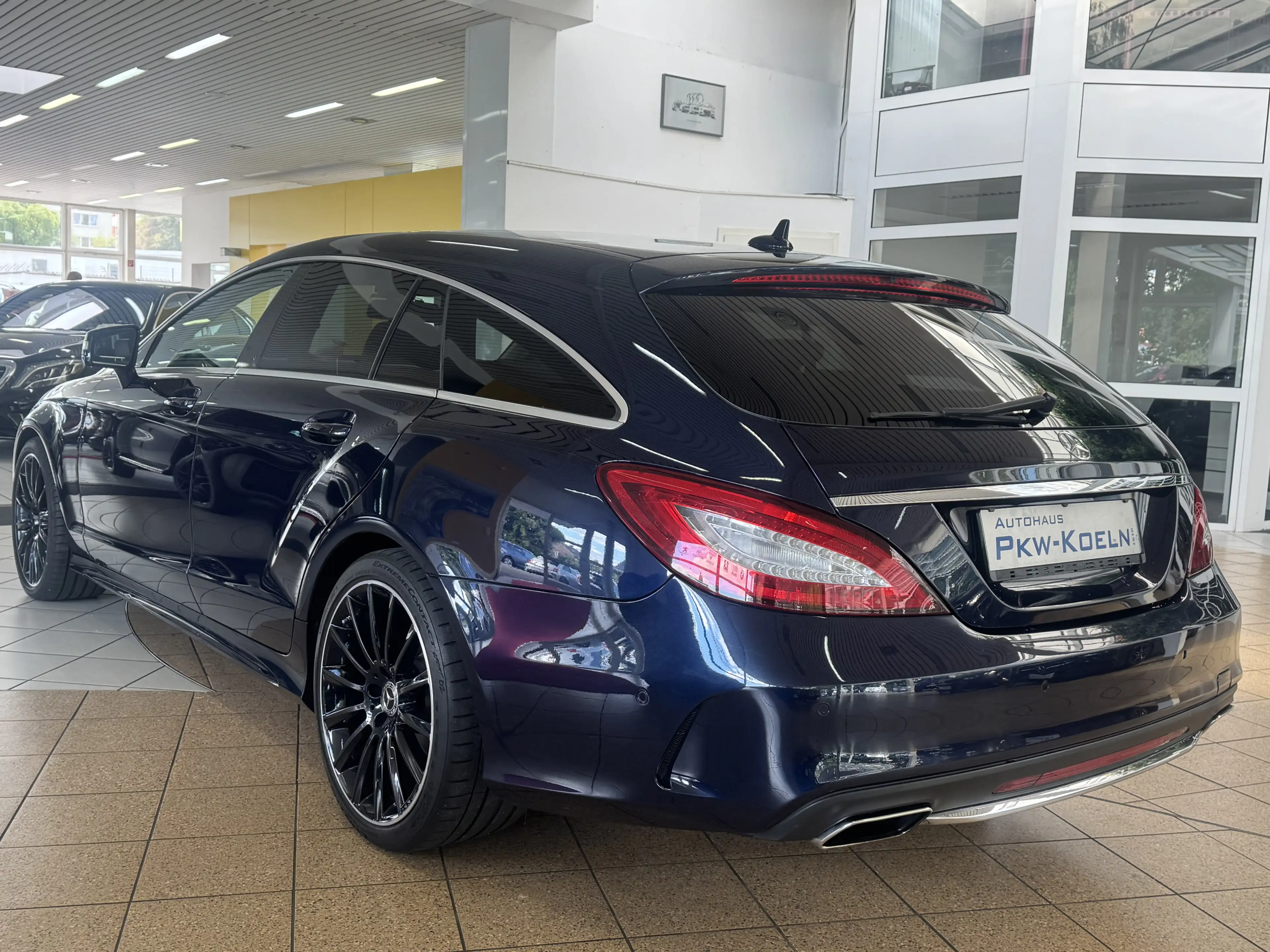 Mercedes-Benz CLS 220 BlueTec*AMG-LiNE*LED* — photo 4