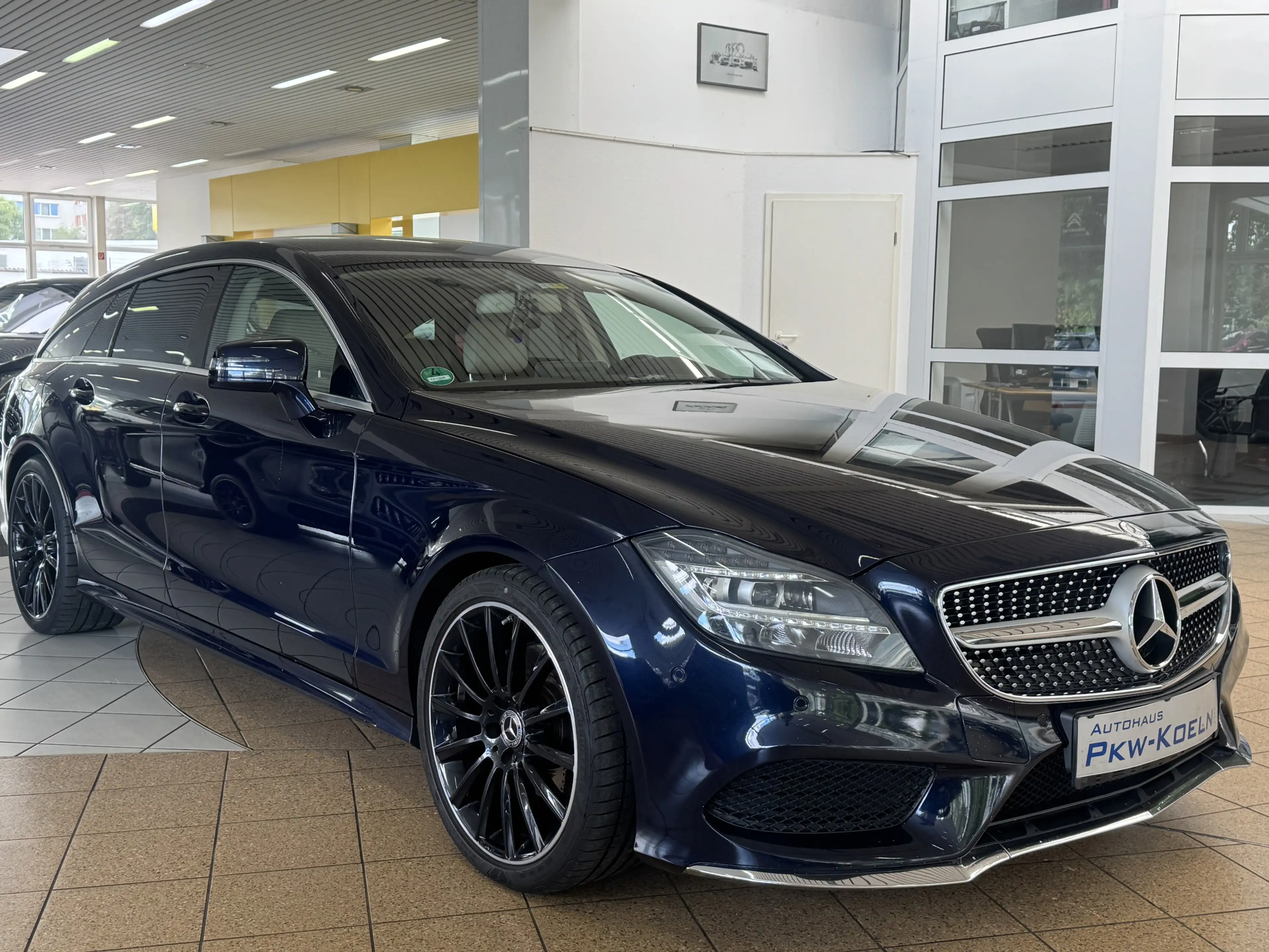 Mercedes-Benz CLS 220 BlueTec*AMG-LiNE*LED* — photo 2