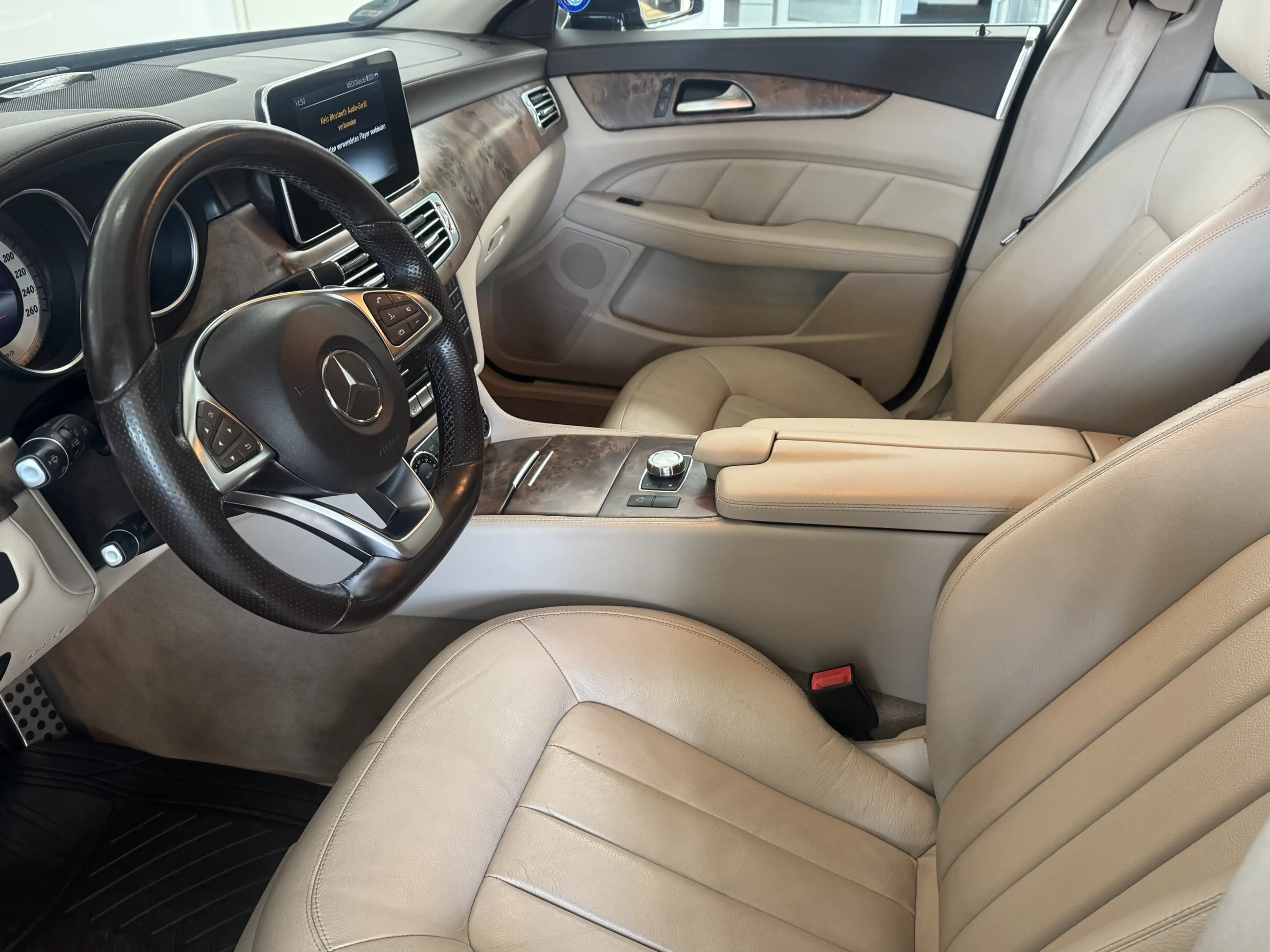 Mercedes-Benz CLS 220 BlueTec*AMG-LiNE*LED* — photo 11