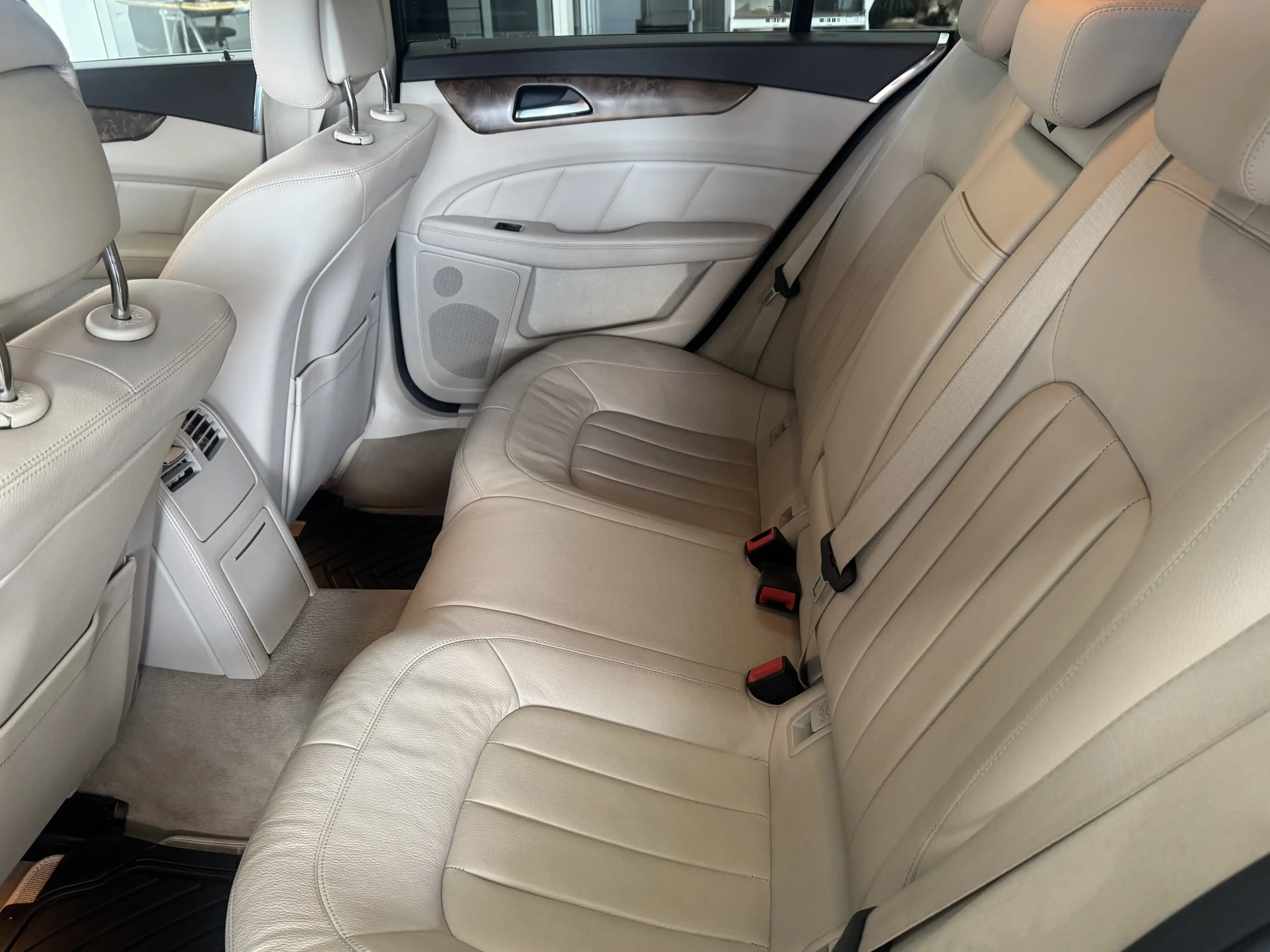 Mercedes-Benz CLS 220 BlueTec*AMG-LiNE*LED* — photo 10