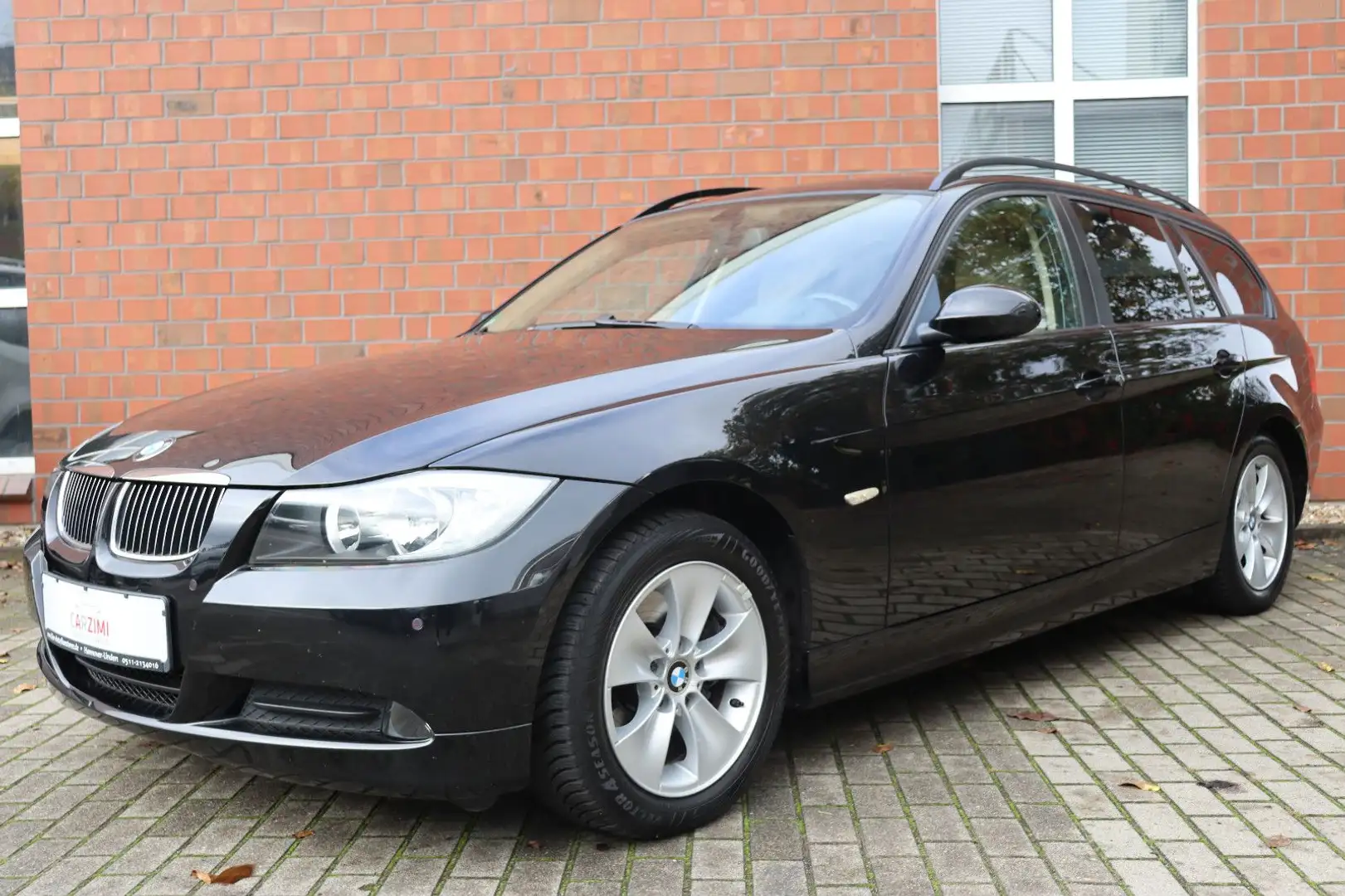 BMW 318 i Touring Klima PDC AHK TÜV Neu Noir - 2